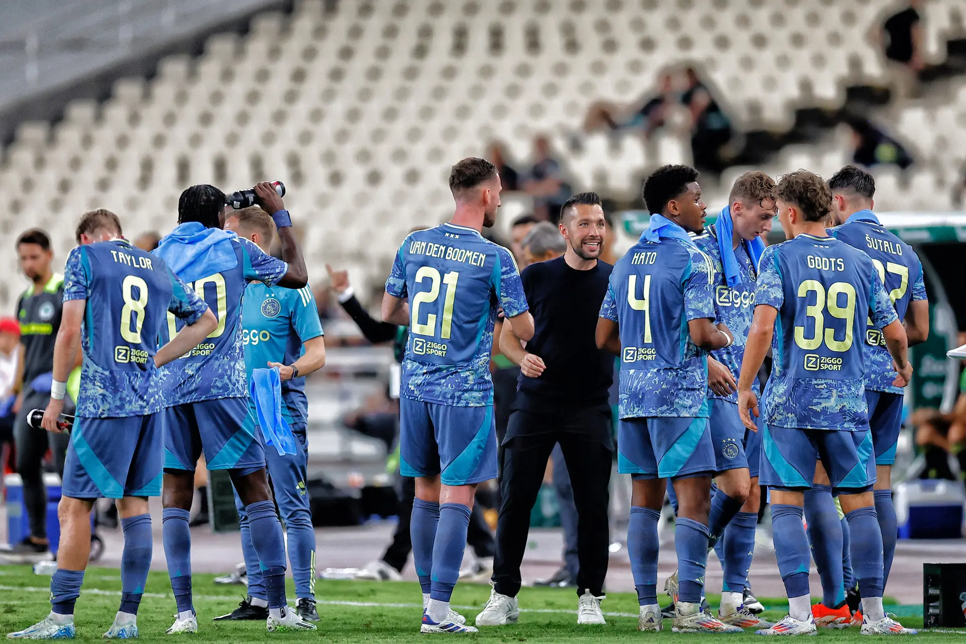 Öztürk te spreken over werk Farioli: 'Wat ik bij Ajax zie, is ontwikkeling'