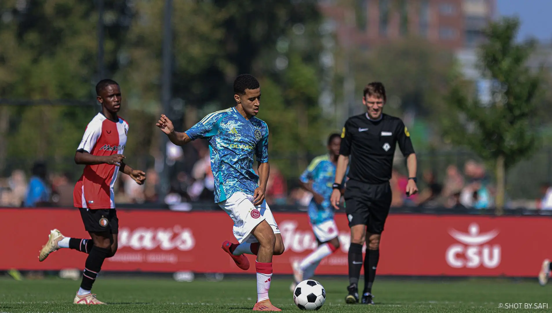 Ajax O16 staat voor mini-Klassieker met scenario van Ajax - FC Twente uit 2011