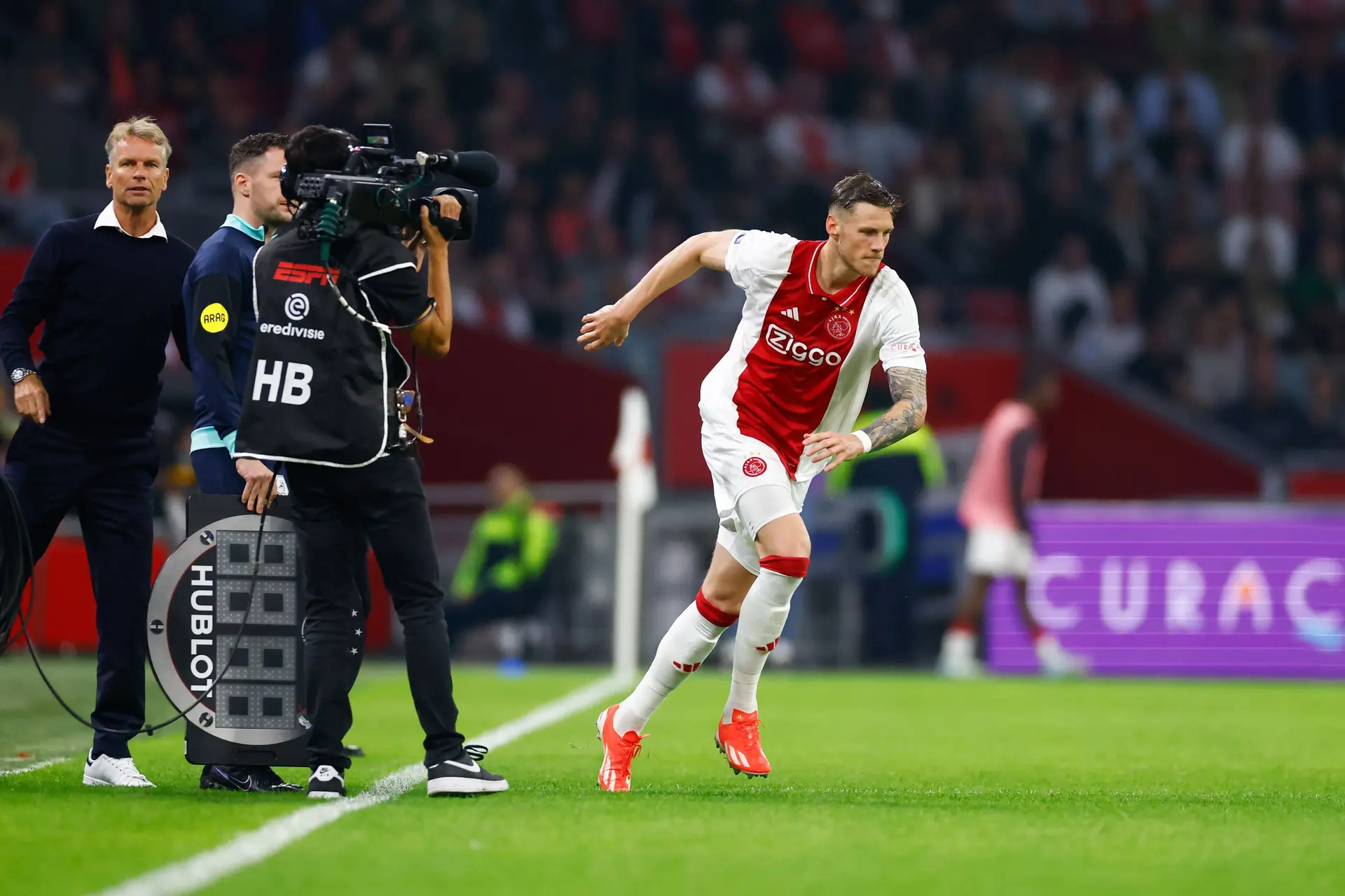 Weghorst wacht nog op eerste Ajax-goal: 'Weinig balletjes gehad waar je ze wilt hebben'