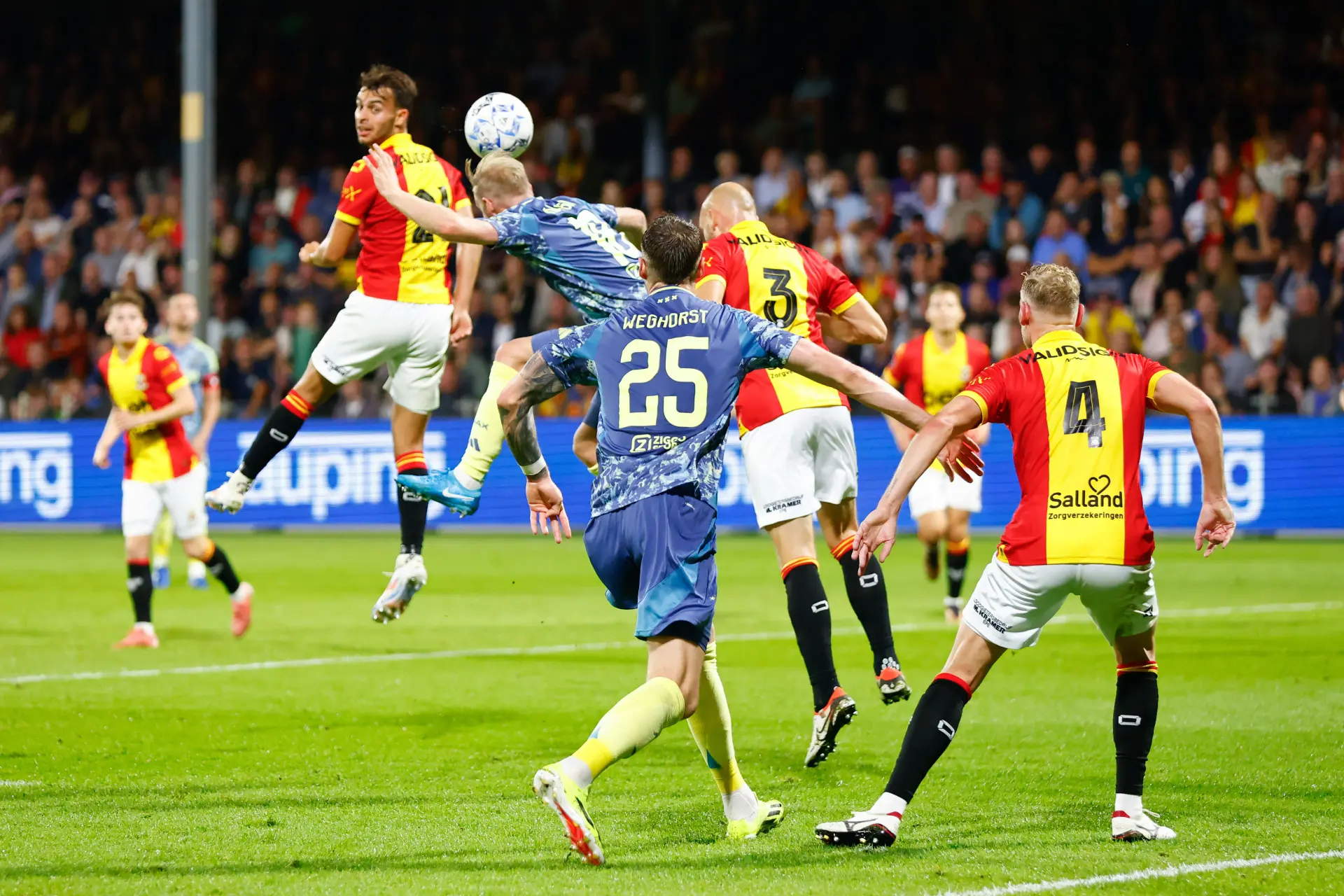 Klaassen wil het niet hebben over tussenjaar: 'Dat kan niet, zeker niet bij Ajax'