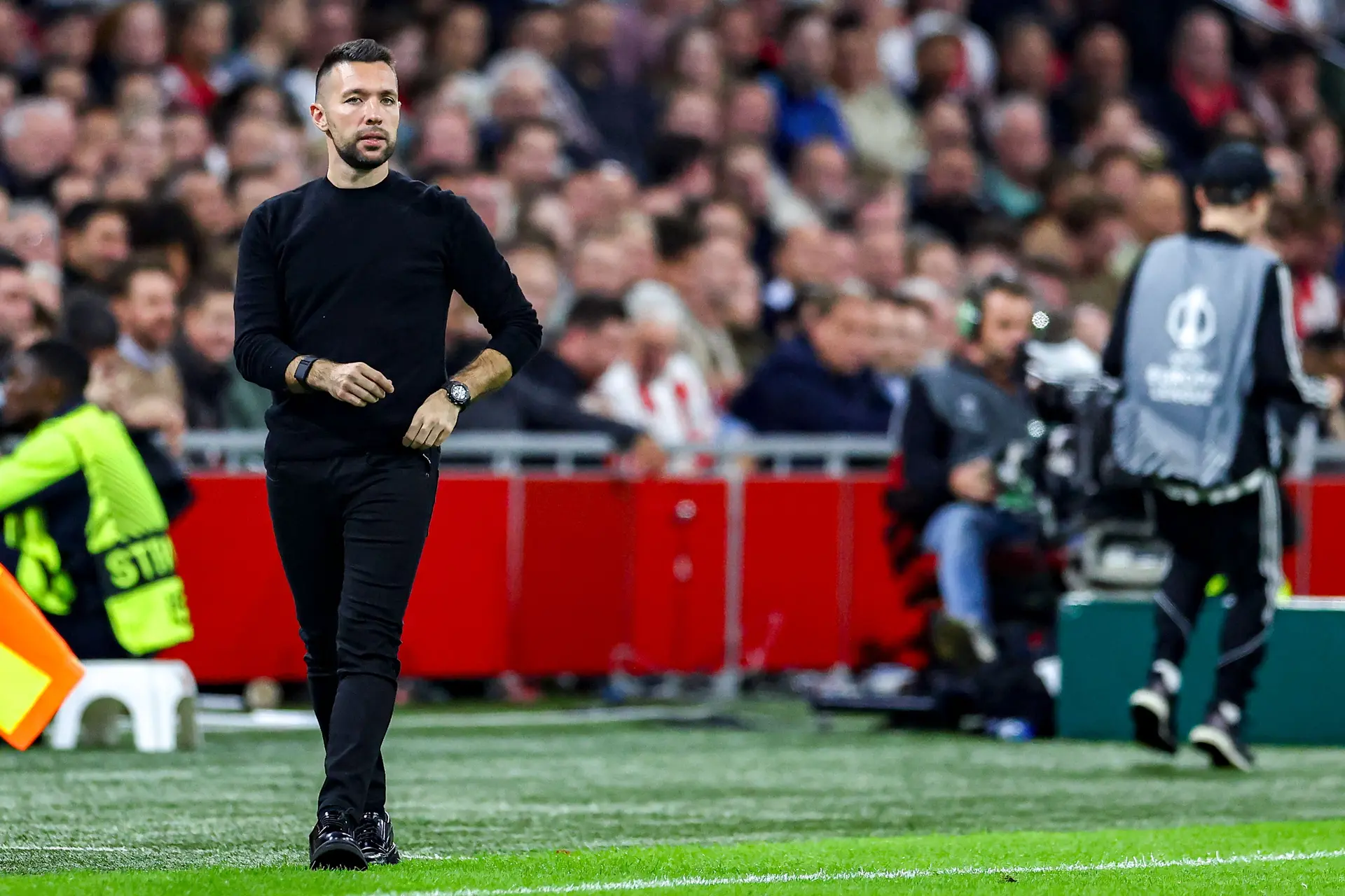 Farioli genoot van Europa League-avond: 'Maar ik probeer kalm te blijven'