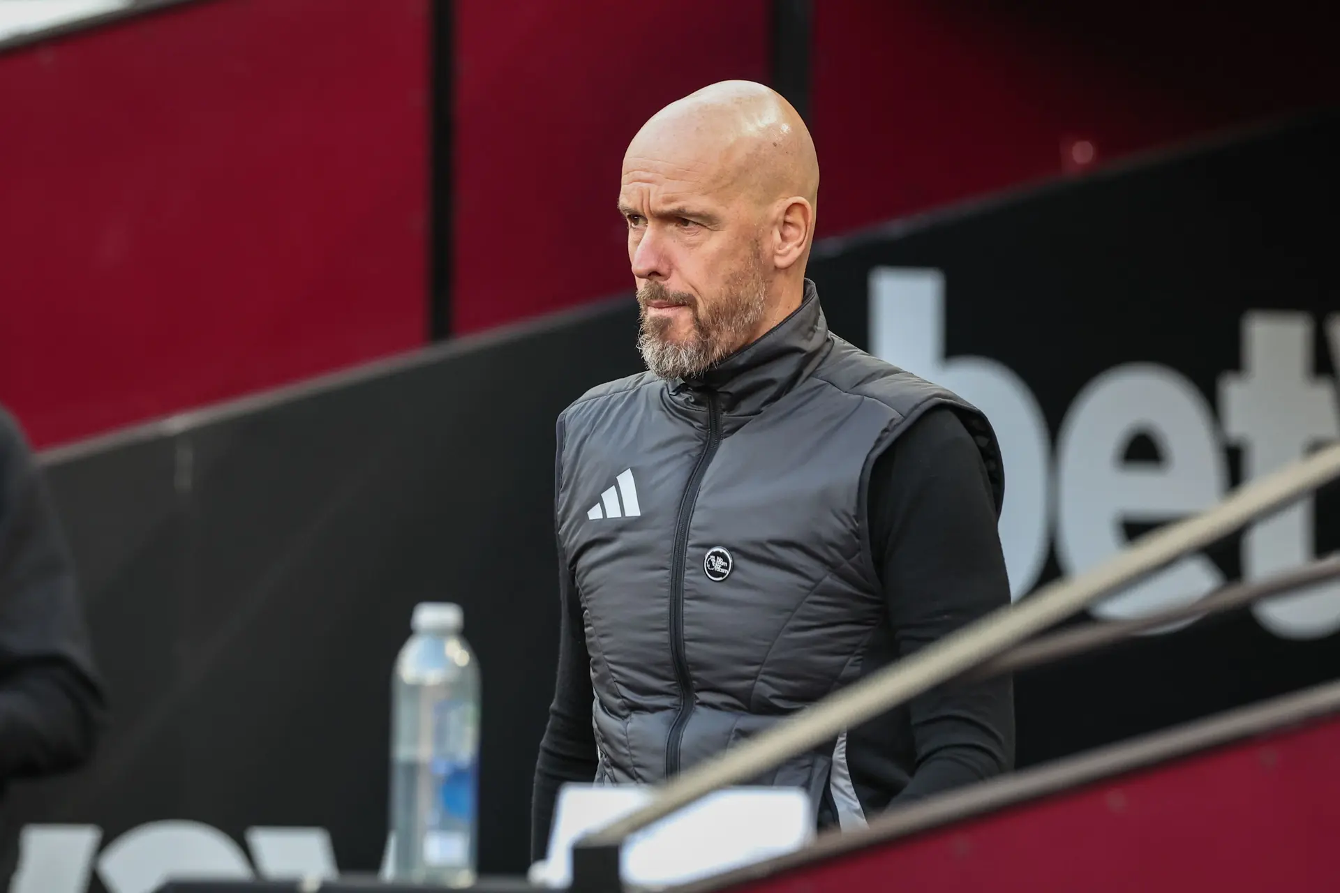 'Terugkeer Ten Hag steeds onwaarschijnlijker; Ajax lijkt niet te willen gaan voor tussenpaus'