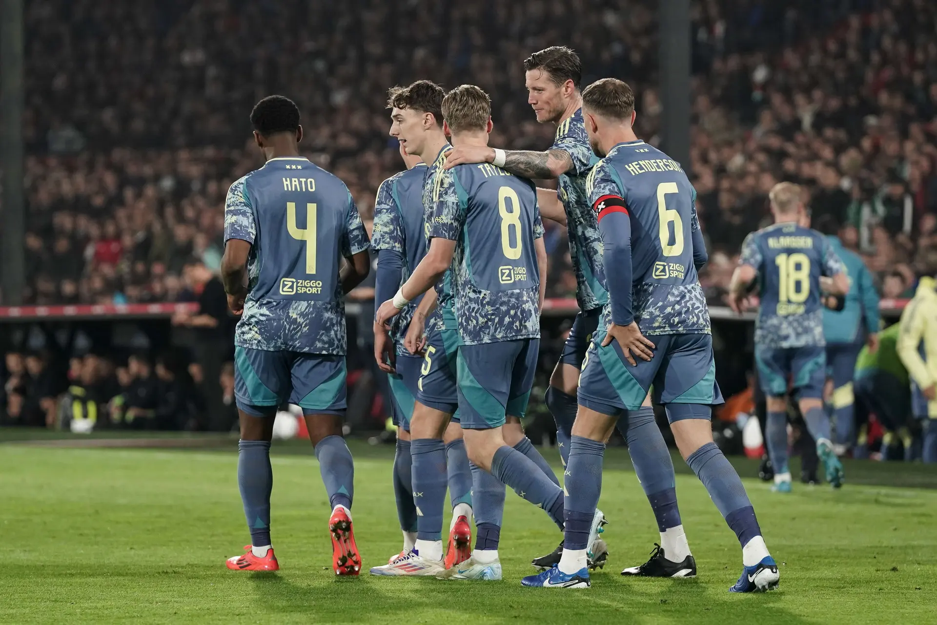 Been en Vink na eerste helft Klassieker: 'Ajax durft te voetballen en is beter dan Feyenoord'