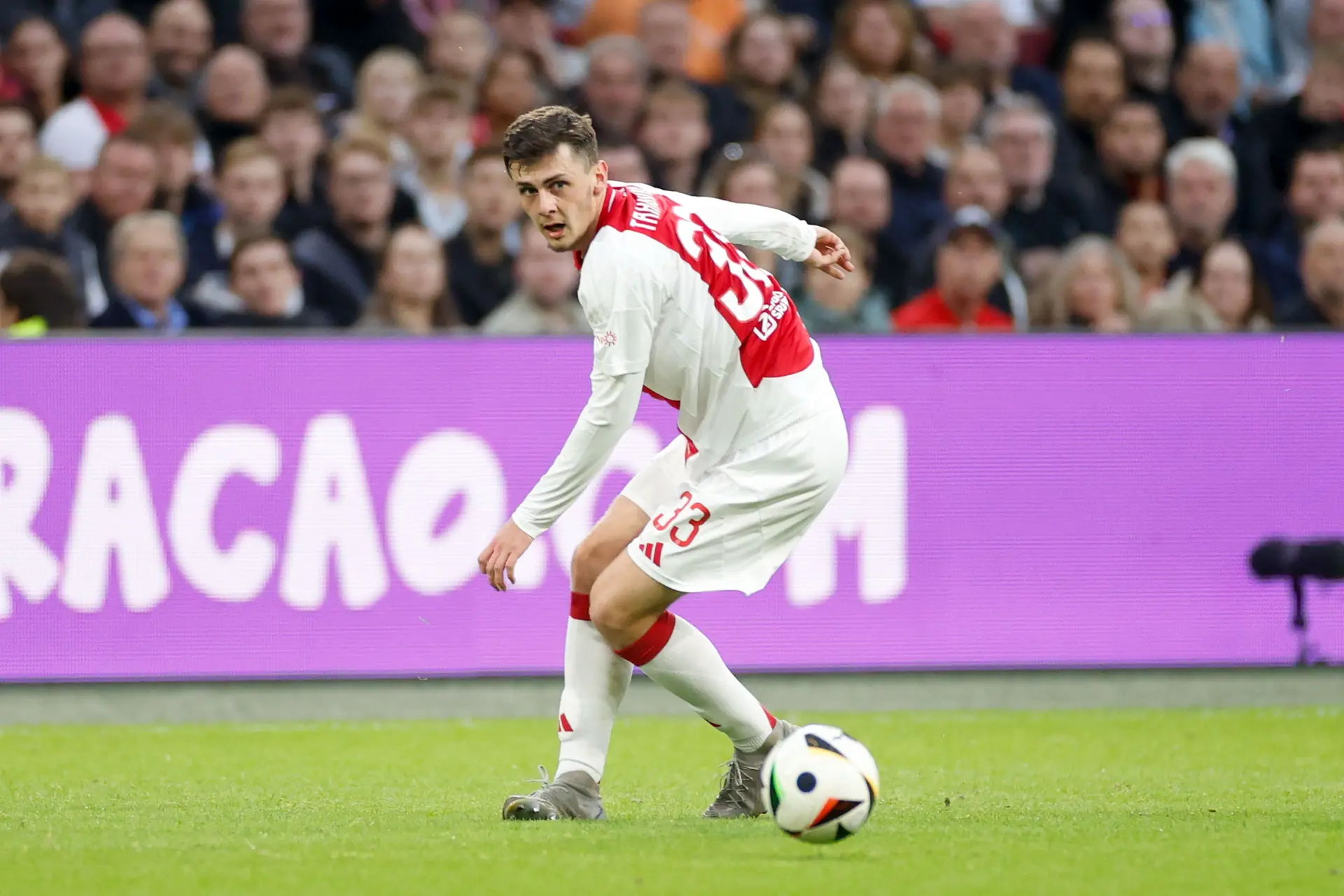 'Tahirović richting de uitgang bij Ajax; interesse vanuit Italië en Engeland voor Bosniër'
