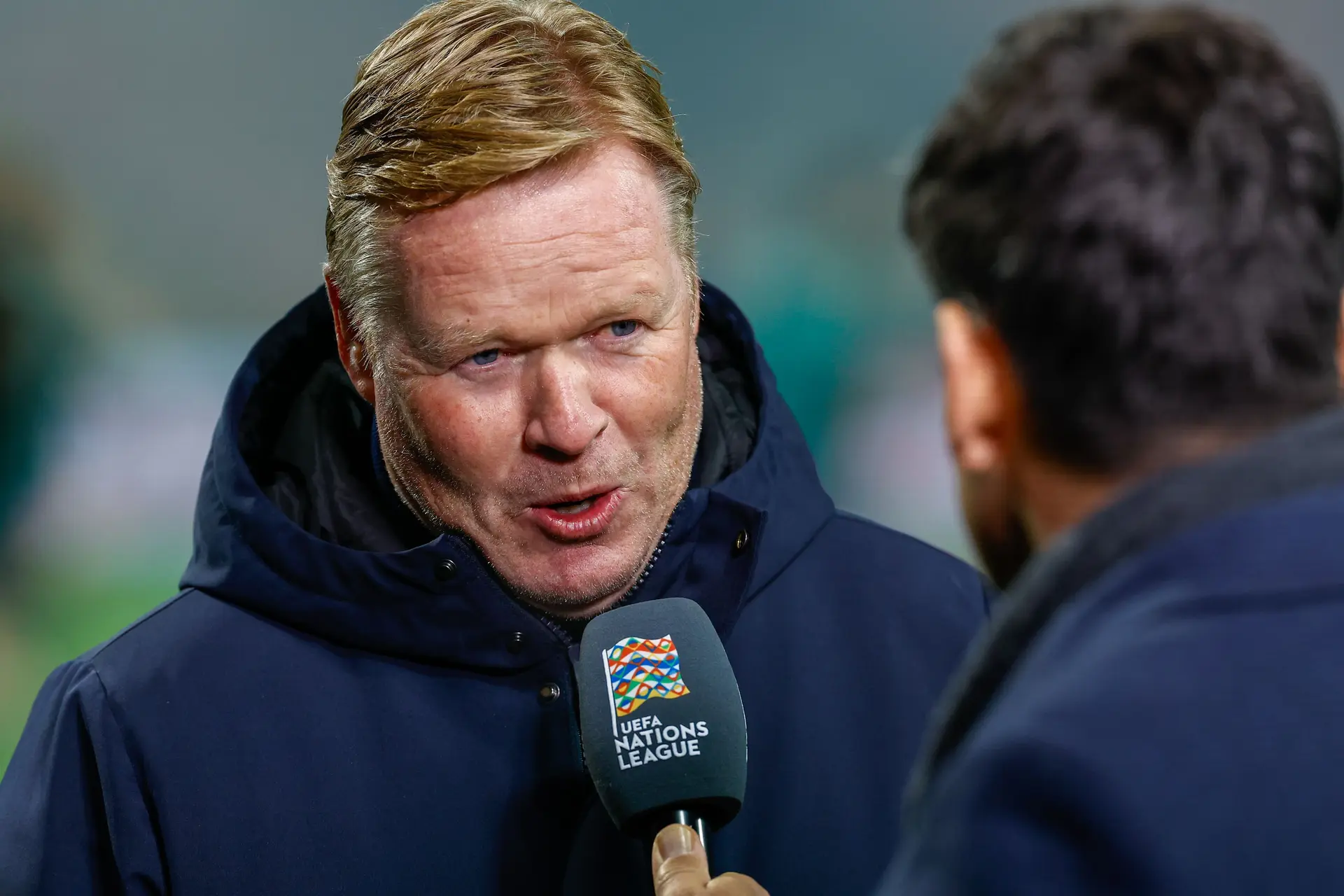 Koeman verwacht veel van middenveld met De Jong en Gravenberch: 'Iets om naar uit te kijken'