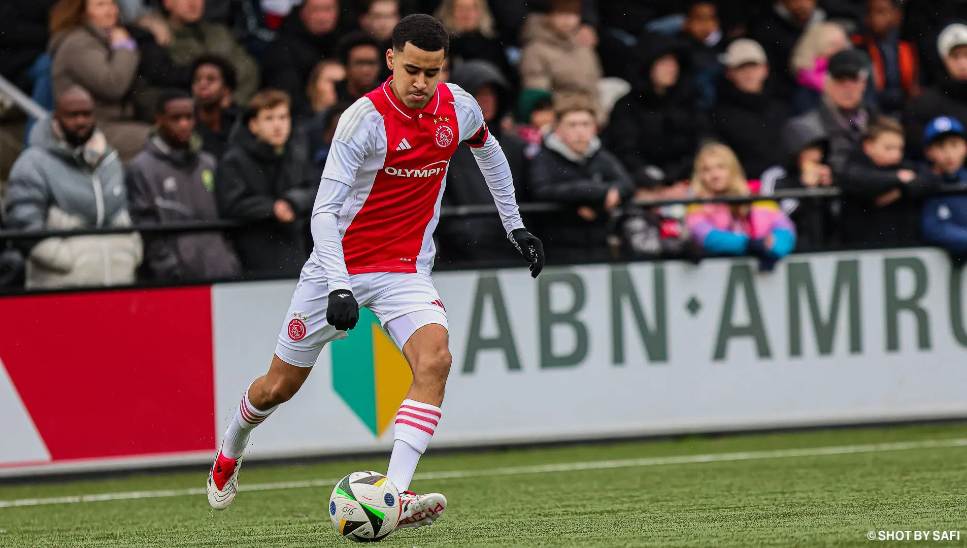 'Ouazane keert terug bij Ajax na afketsen transfer naar Real Madrid; talent tekent binnenkort contract'