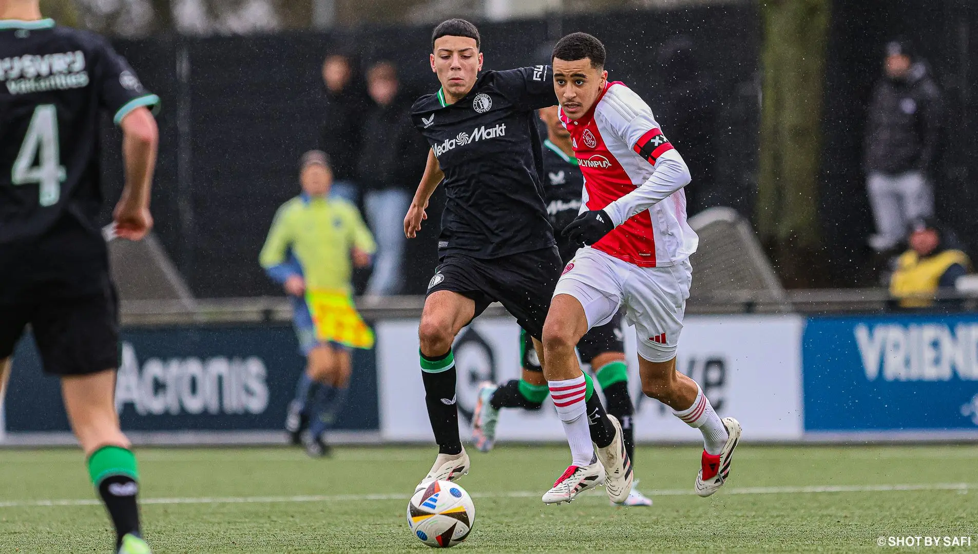 'Real Madrid wil Ajax-talent Ouazane verleiden met ongebruikelijk plan'