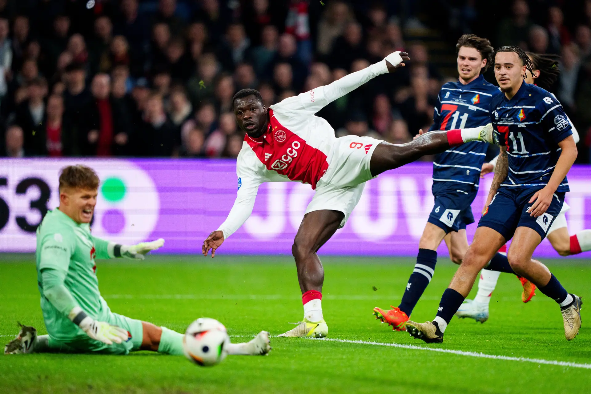 Brobbey baalt: 'Ik slaap écht slecht, ik kan het niet verklaren...'