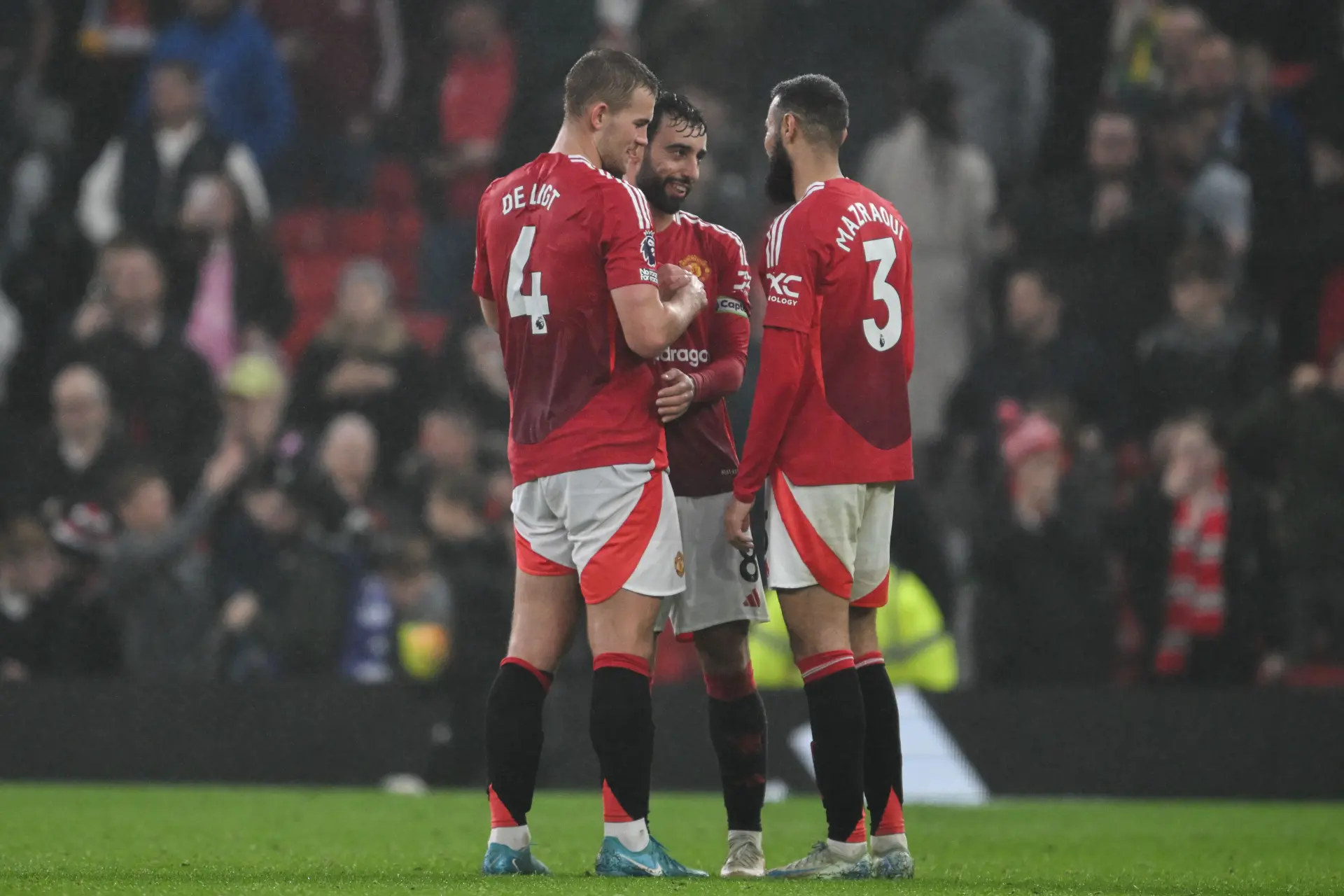 Buitenland: Mazraoui en De Ligt spelen derby tegen Manchester City