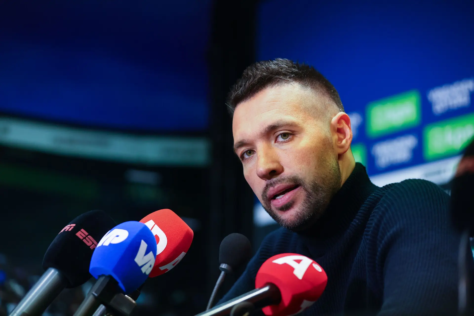 Farioli benadrukt proces waarin Ajax zich bevindt: 'Wij moeten dingen opbouwen zonder geld'