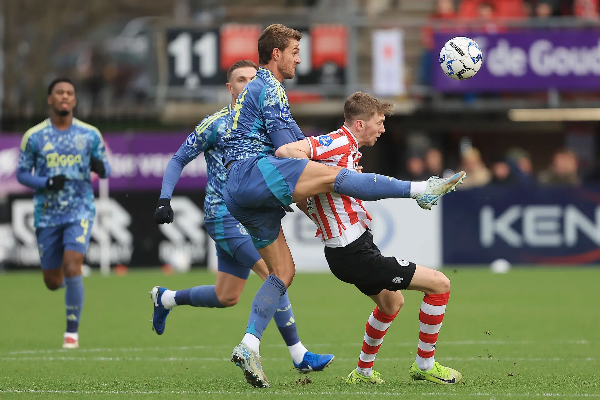 Van der Vaart sneert: 'Hij kan er werkelijk waar helemaal niets van'