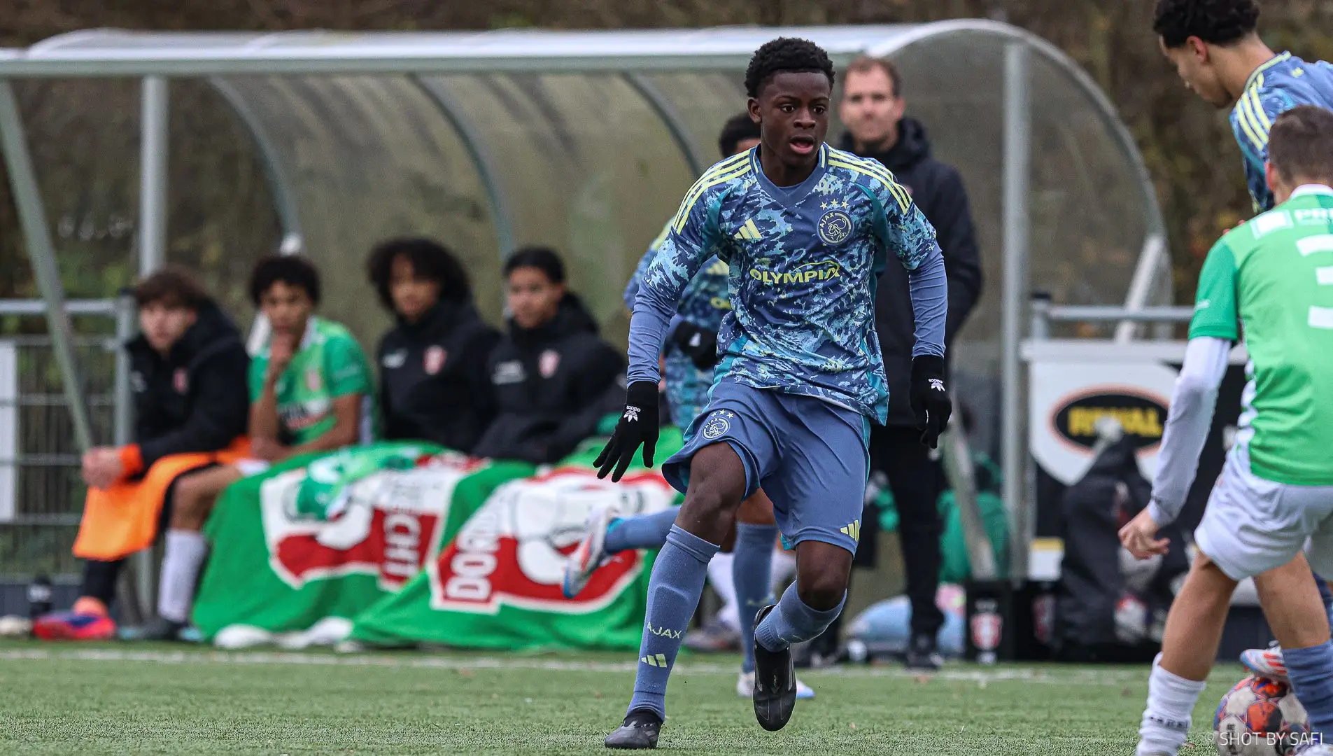 Ajax O15 komt terug van achterstand en boekt overwinning in lastig duel