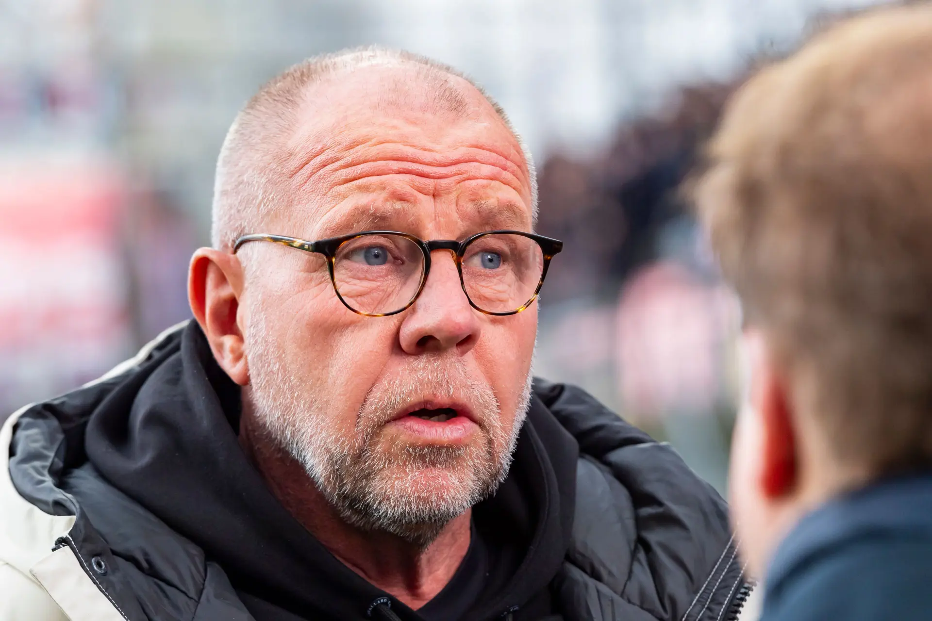 Rondom Ajax: 'Als jij iemand naast Heitinga zet, dan zeg je dus eigenlijk: jij functioneert niet'