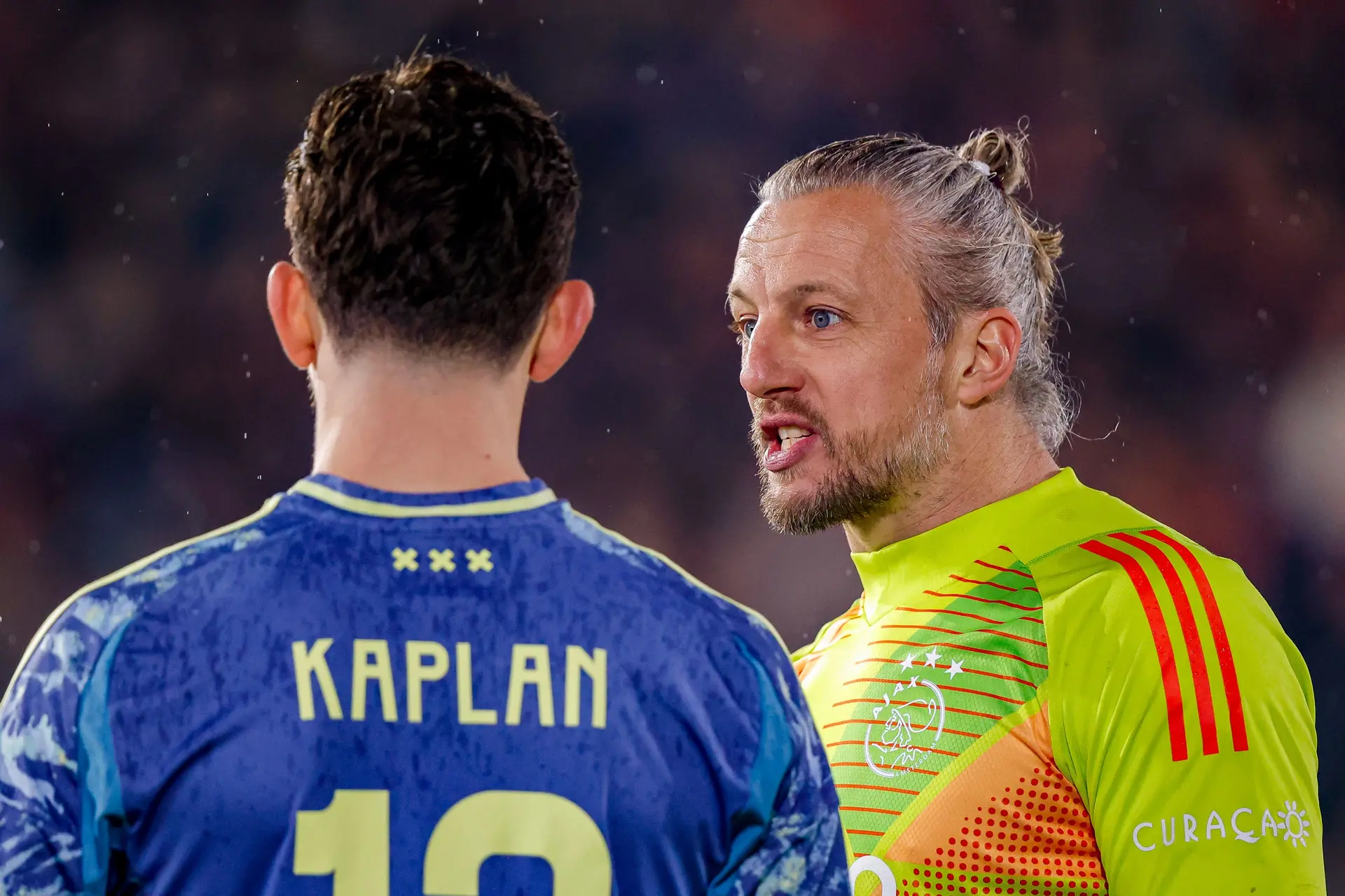 Farioli prijst zich gelukkig met Pasveer: 'Een reden waarom hij eerste keeper is'