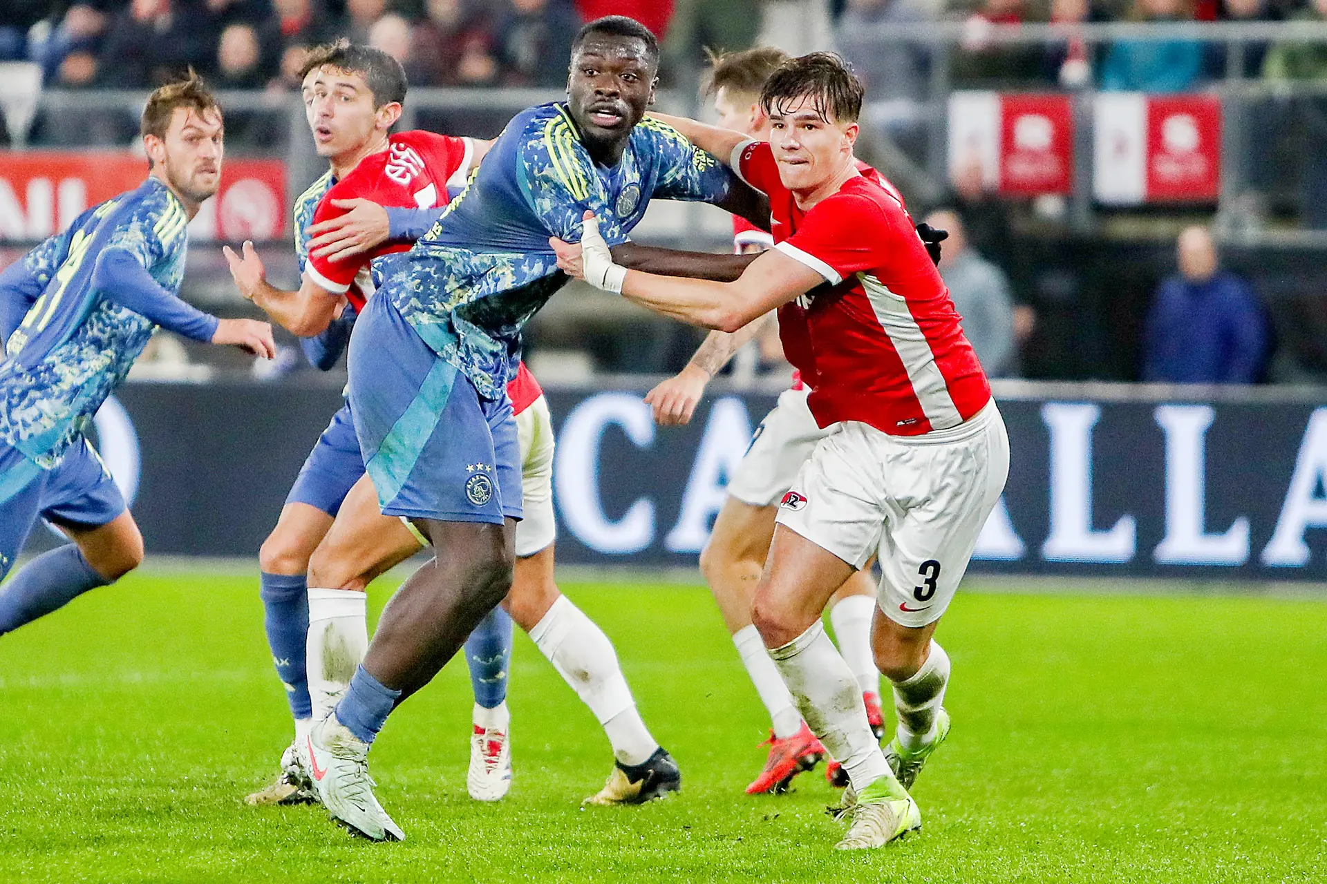 Van Polen vindt Ajax favoriet tegen AZ: 'Ze gaan de wedstrijd van donderdag van zich af spelen'