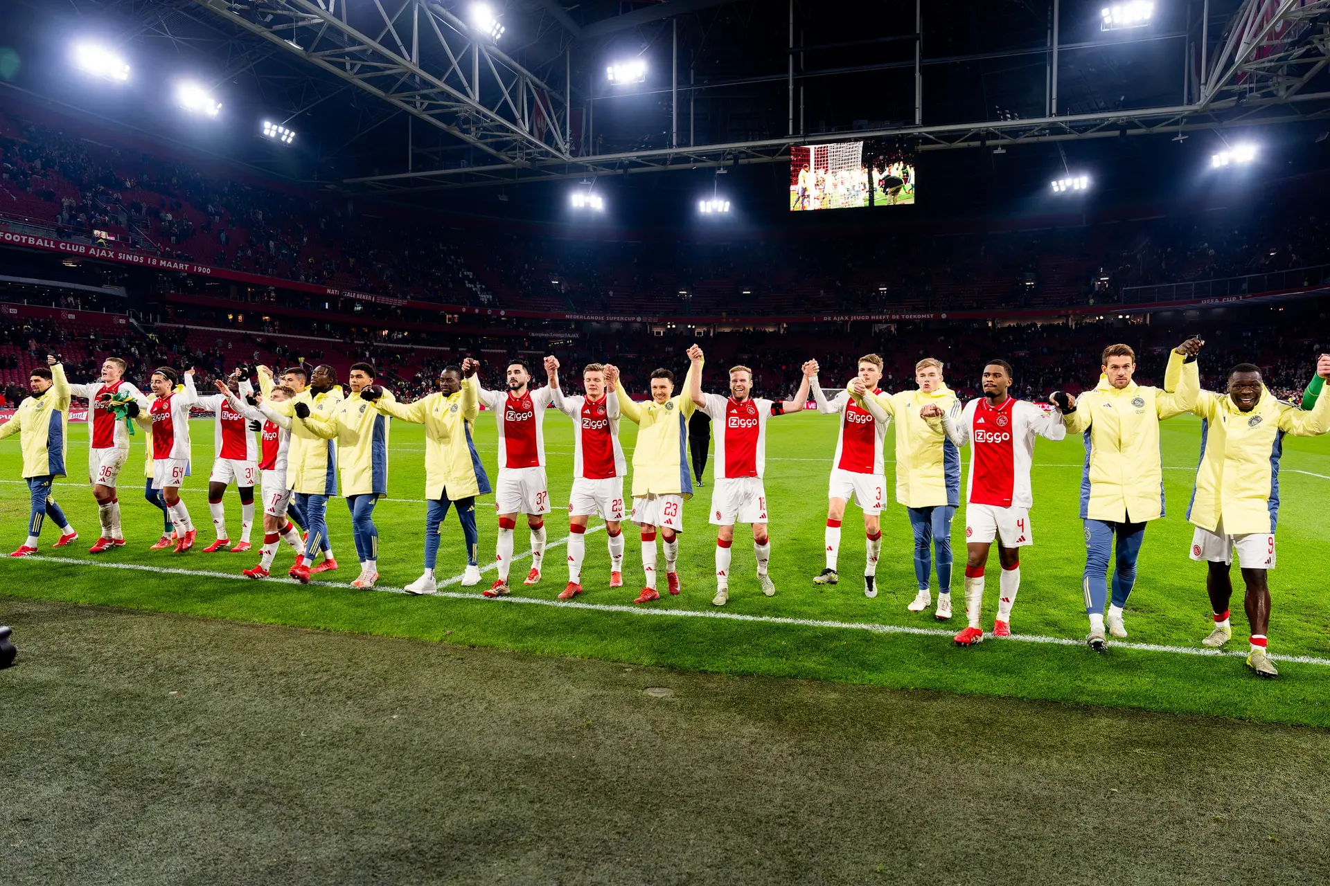 Perez overtuigd van landstitel Ajax: ‘Hoe lang duurt het om een kampioensfeest te organiseren?'