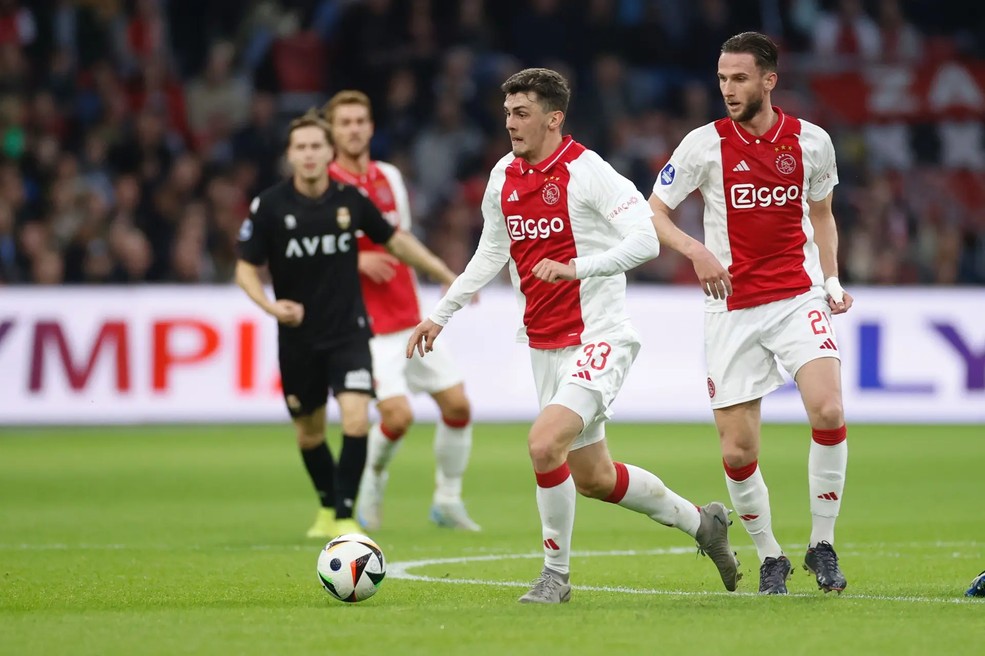 Tahirović kon kiezen uit meerdere clubs: 'Kroes vroeg of ik naar Brøndby of Engeland wilde'