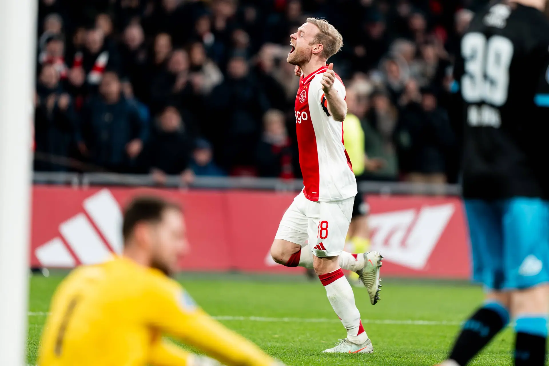Klaassen sprak nog niet met Ajax over contract: 'We zien het wel, komt vast goed'