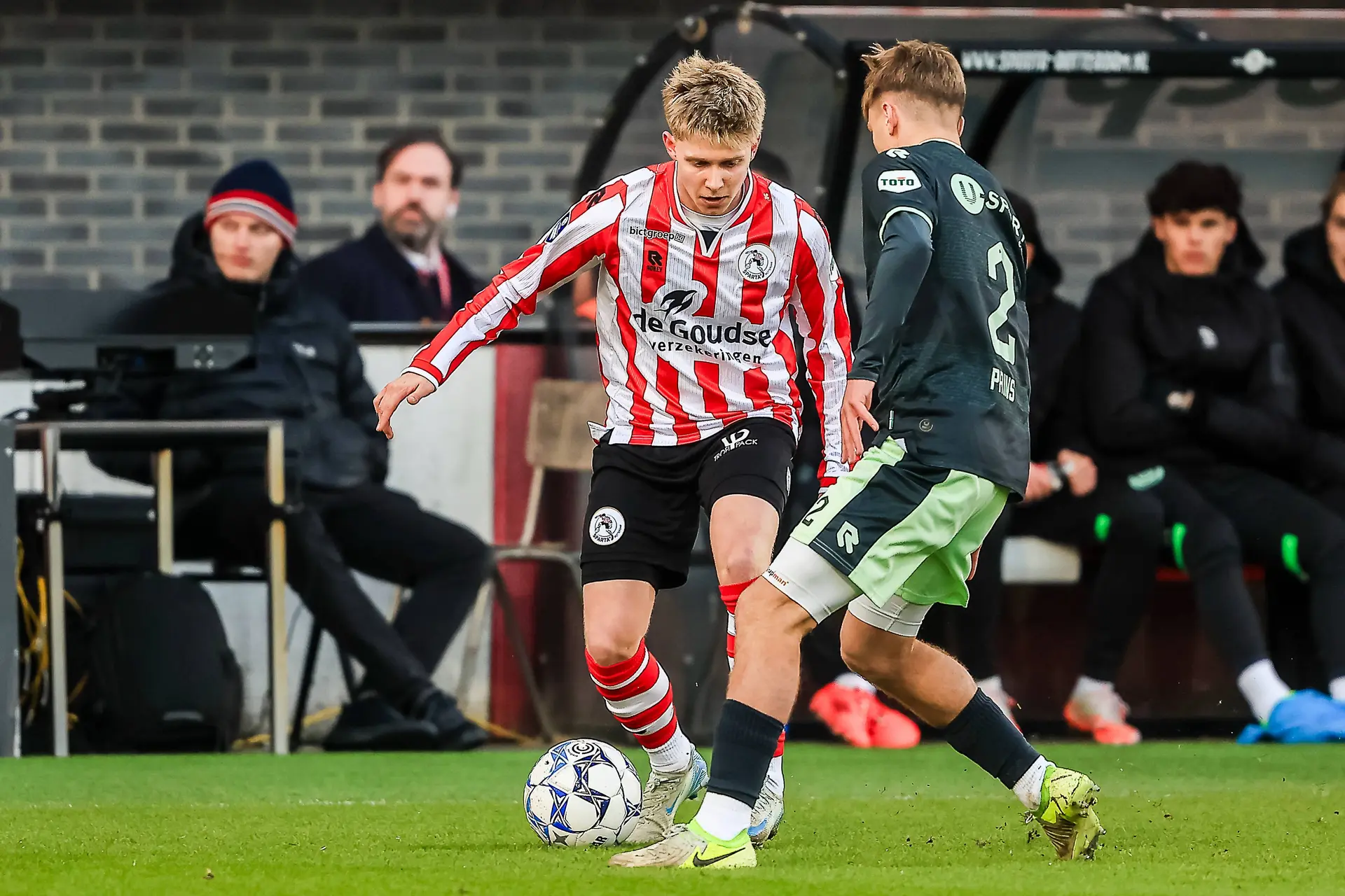 Steijn blij met Hlynsson bij Sparta: 'Als je in Ajax 1 gespeeld hebt, kun je heel goed voetballen'