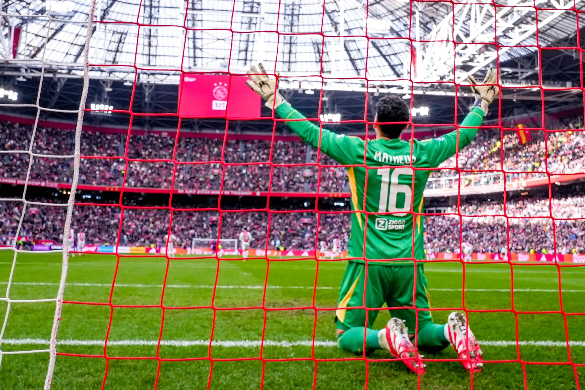 NB: 'Ik zou de koopoptie in contract Matheus blind lichten na dit optreden’