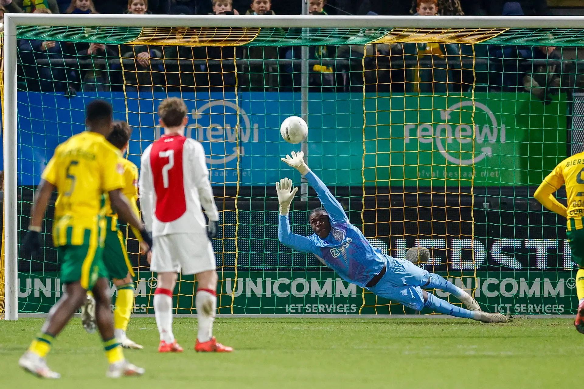 Reverson gooit concurrentiestrijd volledig open met sterk optreden in Den Haag