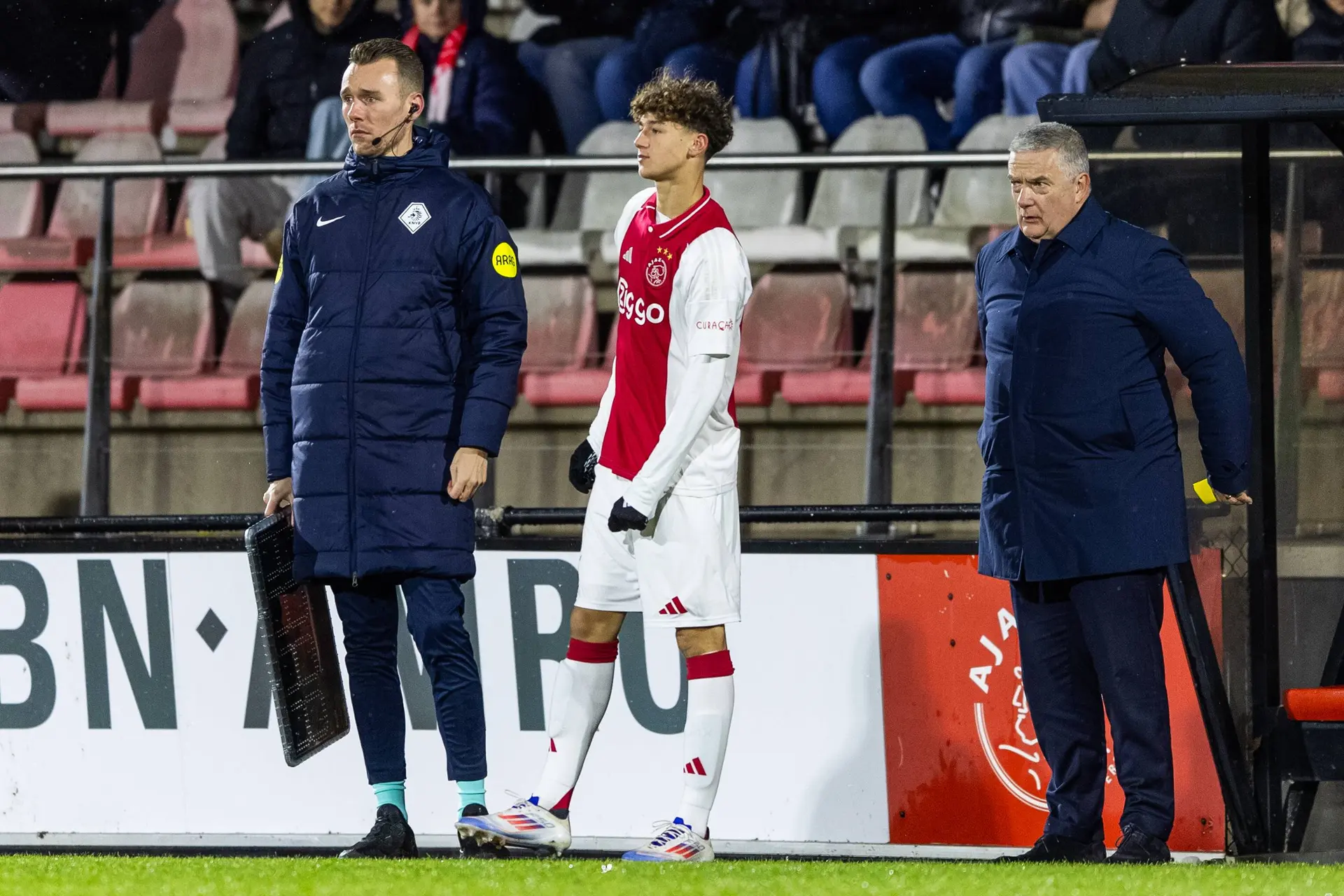 ryan van de pavert jong ajax debuut 24 25