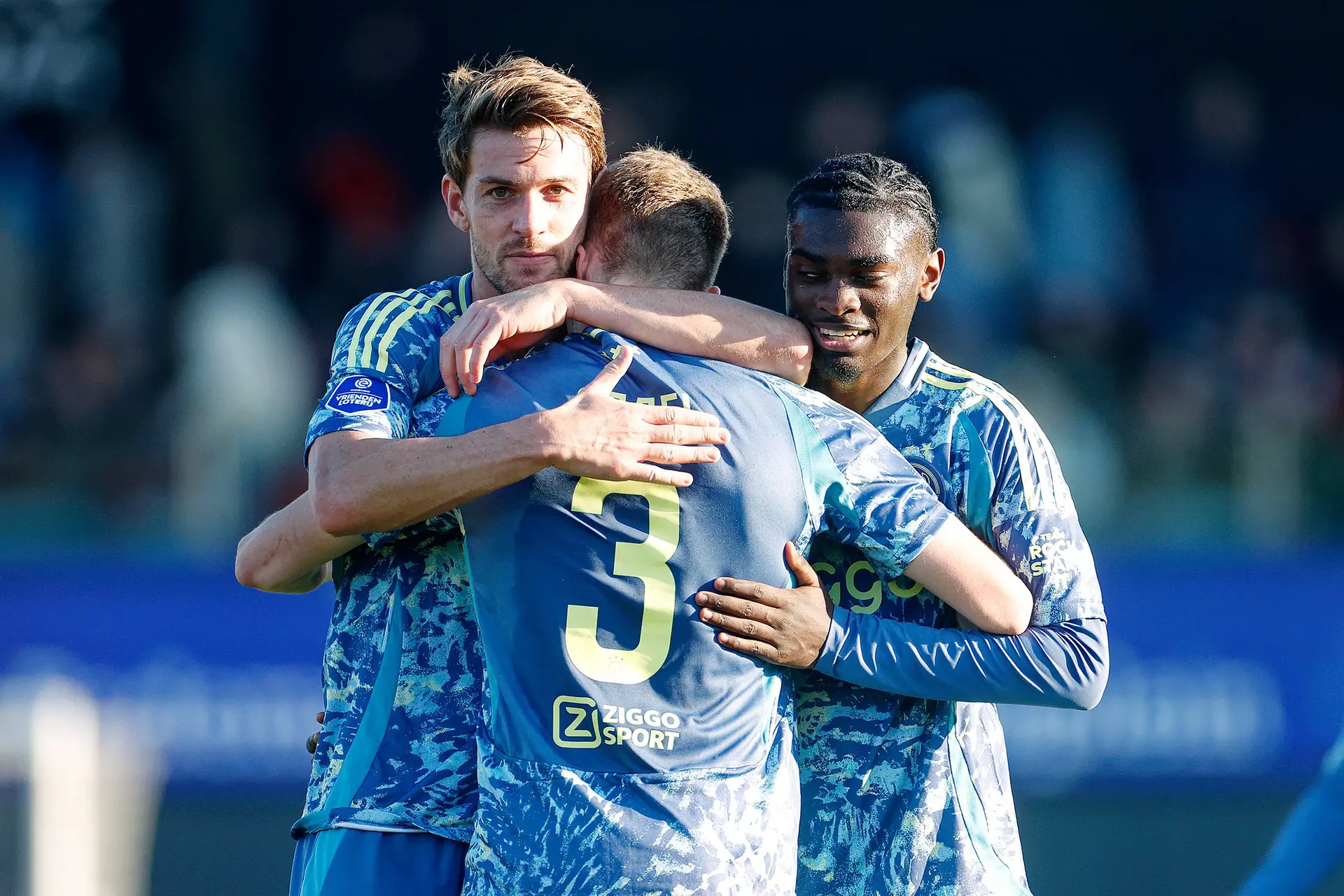 Kranten zien Ajax niet speculeren over landstitel: 'Kijk een wedstrijd en het valt nog te begrijpen ook'