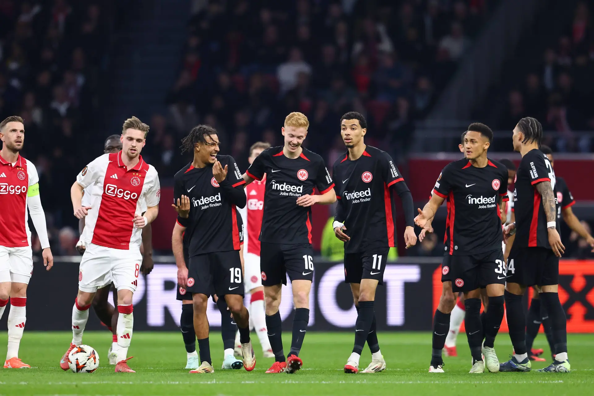 Kranten: 'Gepeperde ingrediënten net niet genoeg om weerstand te bieden aan Eintracht Frankfurt'