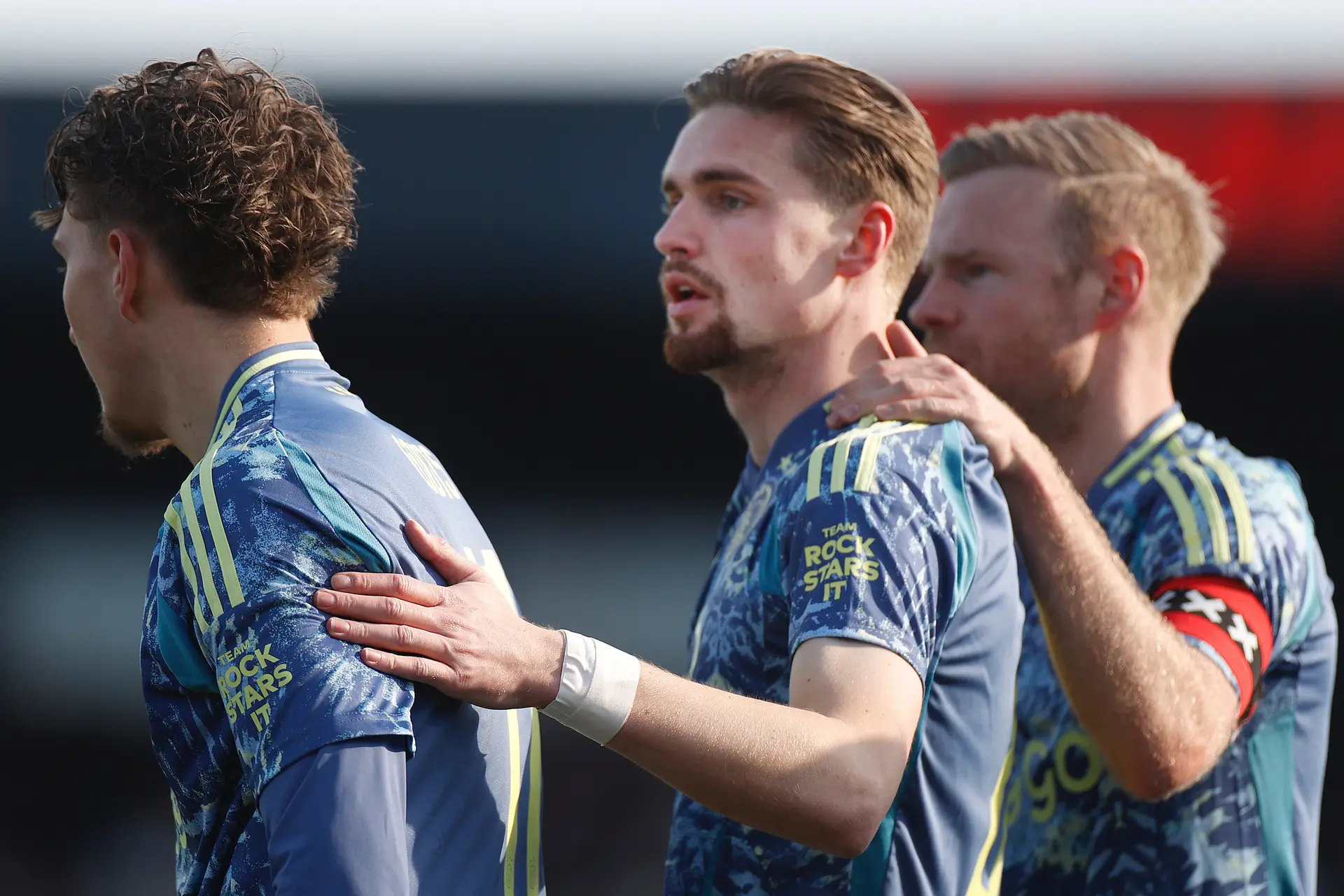 Stand Eredivisie: Weet Ajax de voorsprong van 8 punten op PSV te handhaven?