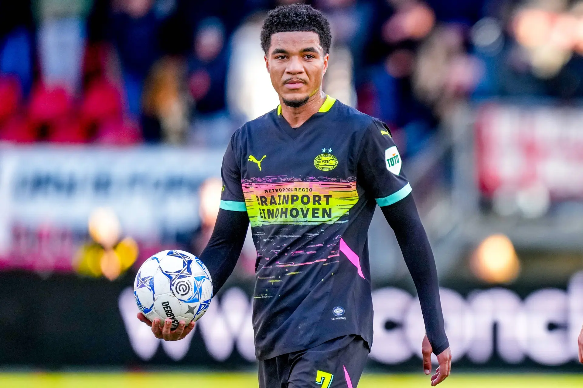 PSV heeft bijna volledig fitte spelersgroep voor kraker tegen Ajax: 'Tillman kan spelen'