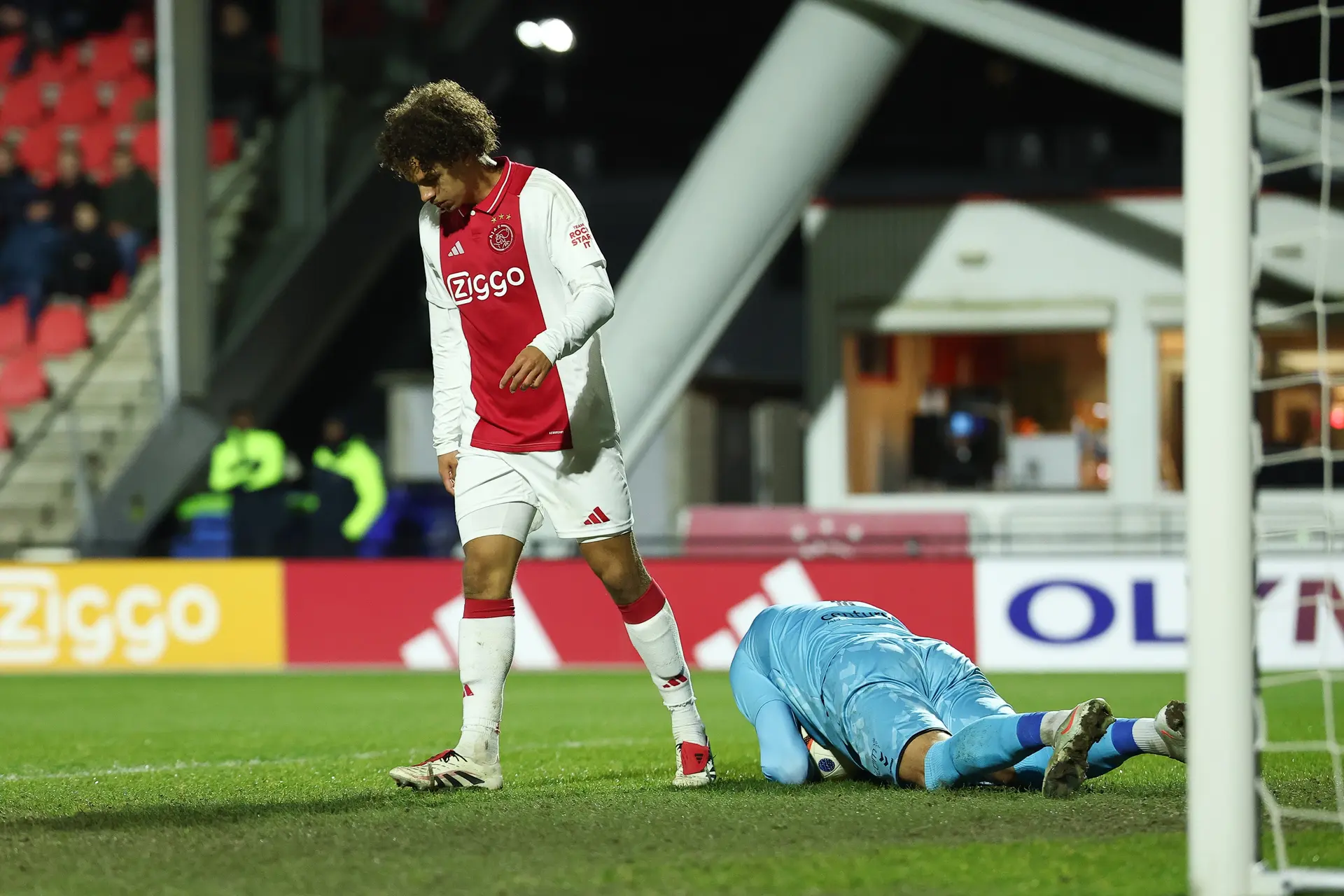Peereboom niet blij met aanvalslinie Jong Ajax: 'Misschien te weinig kwaliteit of bereidheid'