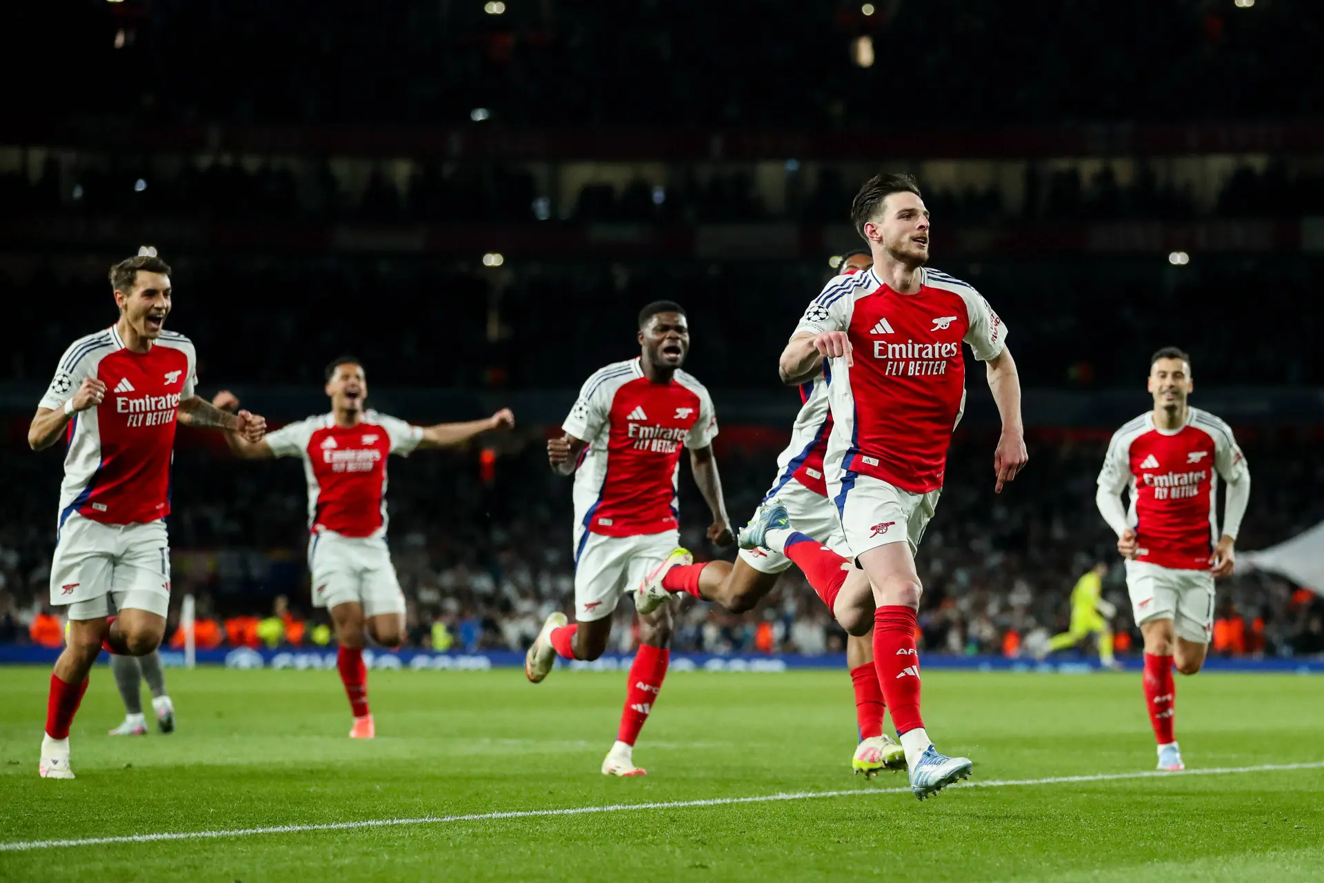 Arsenal wint opnieuw en schakelt titelhouder Real Madrid uit; Inter ook door naar halve finales