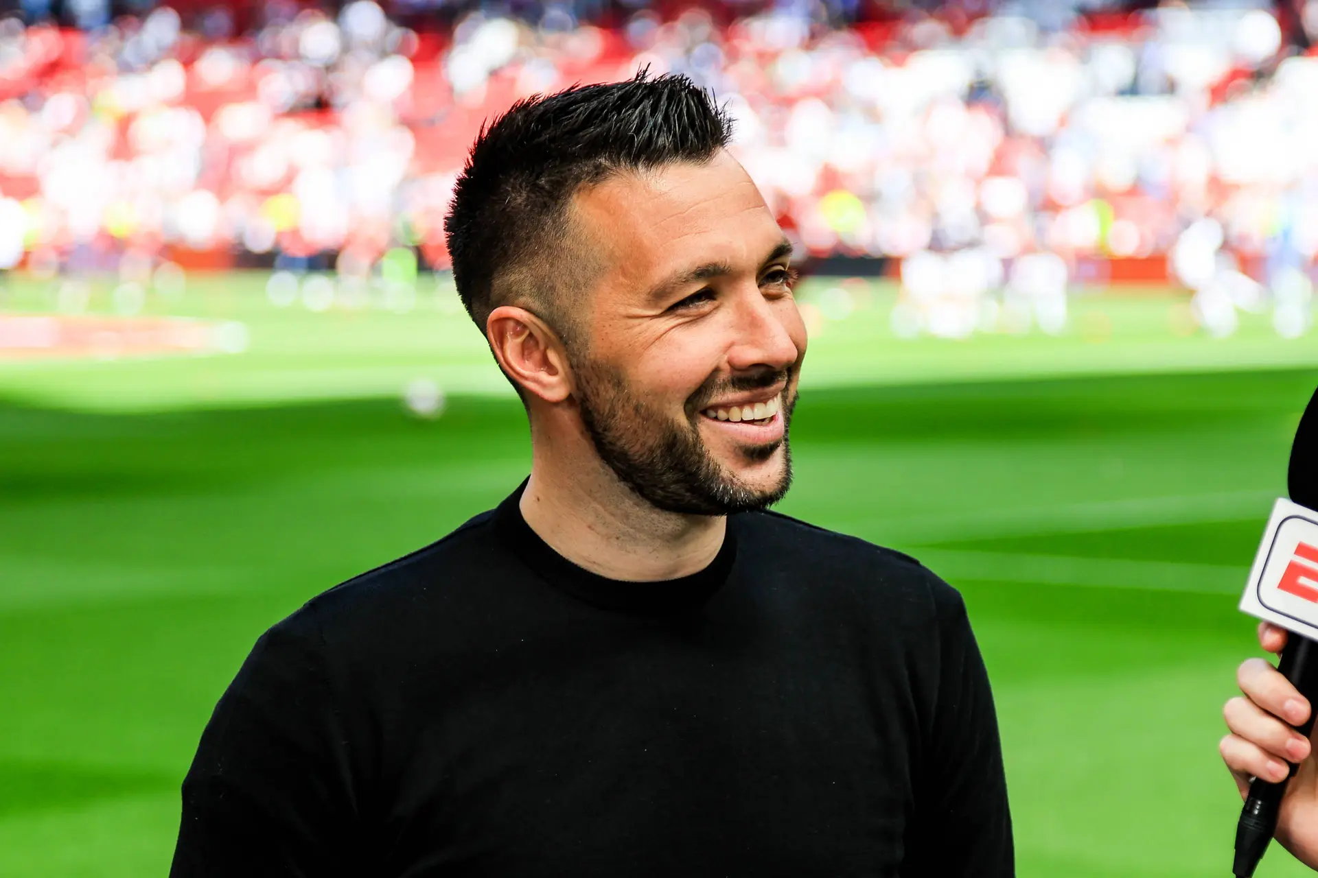 Geruchtenmolen: 'Twee Premier League-clubs volgen Ajax-coach Farioli nadrukkelijk'