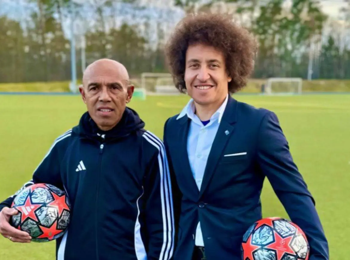 Tahamata heeft nog niets gehoord van Ajax; trainer hakt binnenkort knoop door over toekomst