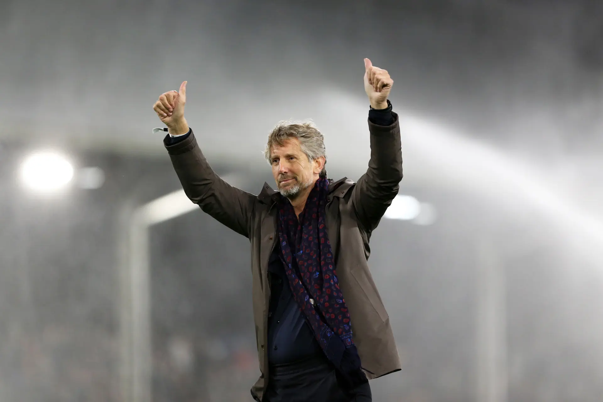 Van der Sar gaat weer aan de slag nadat hij hersteld is, maar niet in de voetbalwereld