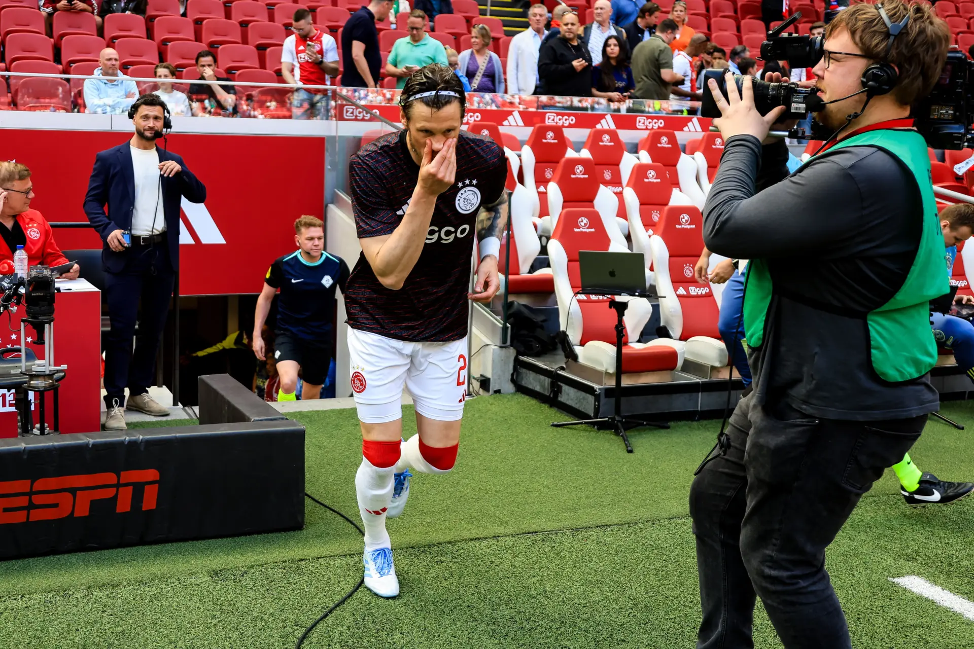 'Puur dankzij zijn invalbeurt dat Ajax erin slaagde om Sparta bij de strot te grijpen'