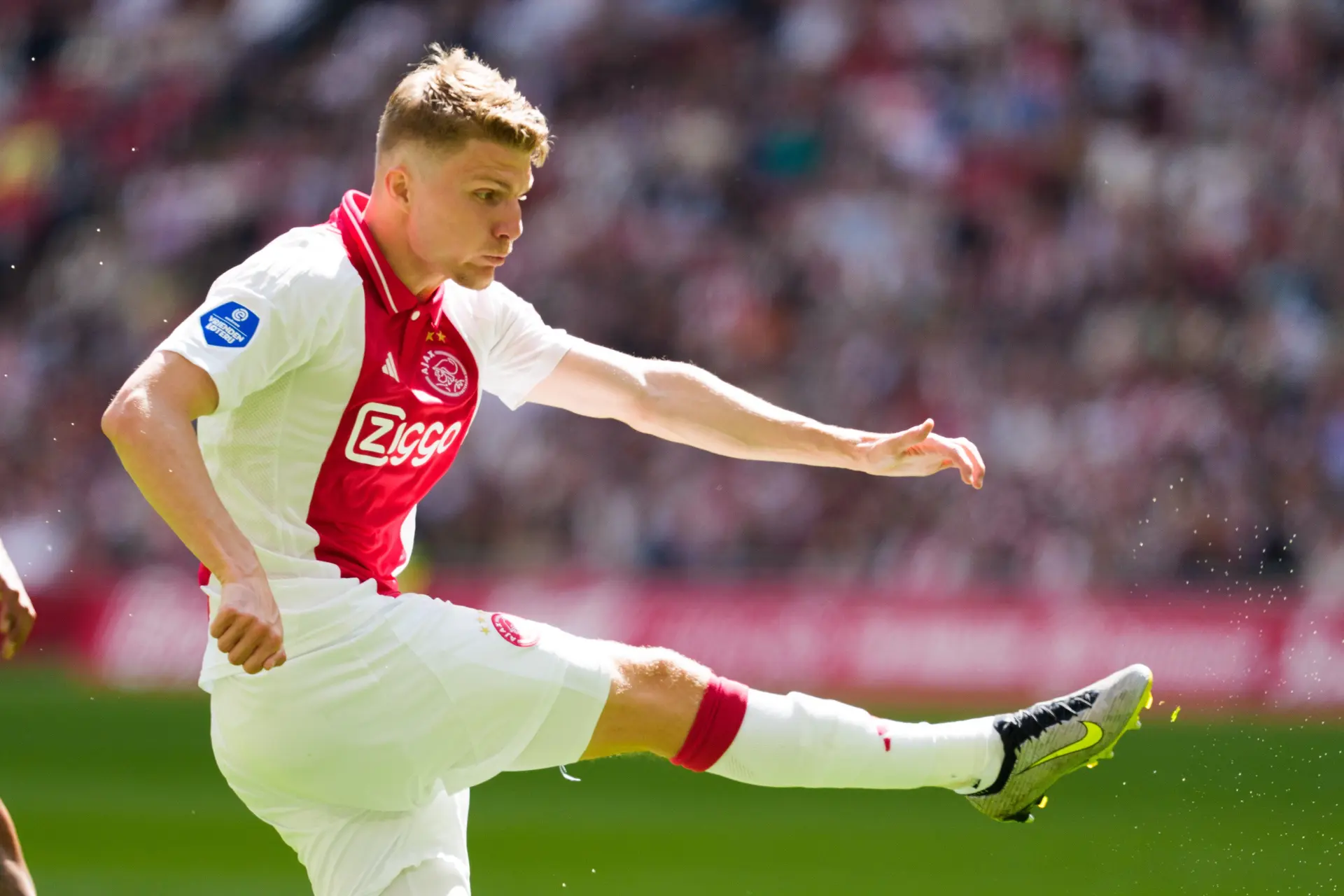 Rondom Ajax: Gaaei meldt zich op Instagram en dankt Farioli, teamgenoten en anderen