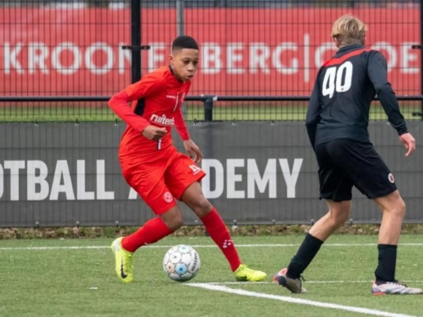 Ajax versterkt zich met talentvolle Levant: ‘Was mijn doel om daar te mogen voetballen’