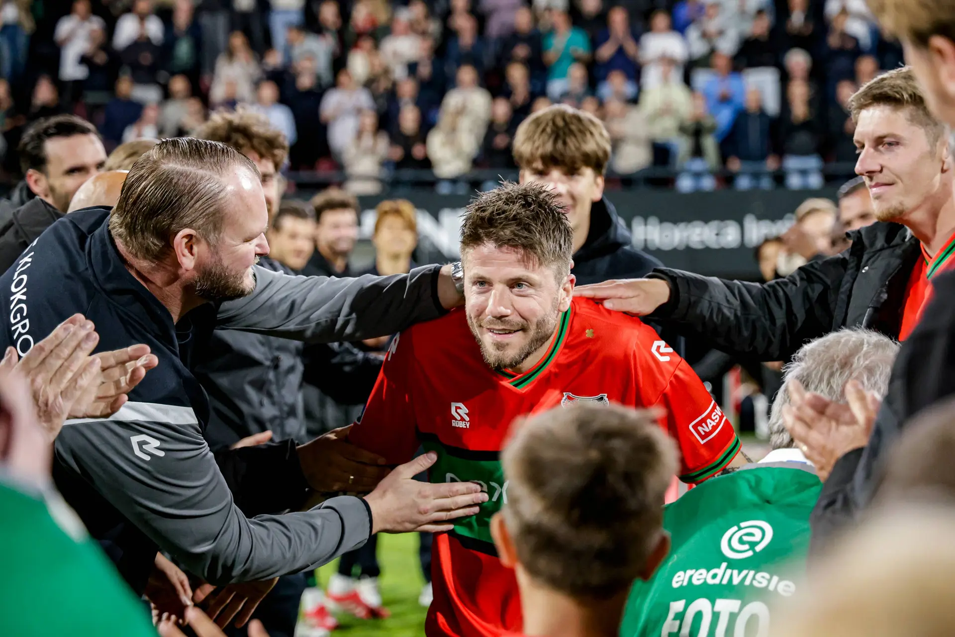 Schöne hoort uitslag Ajax op bijzondere avond: 'Ja, wat moet ik dan zeggen?'