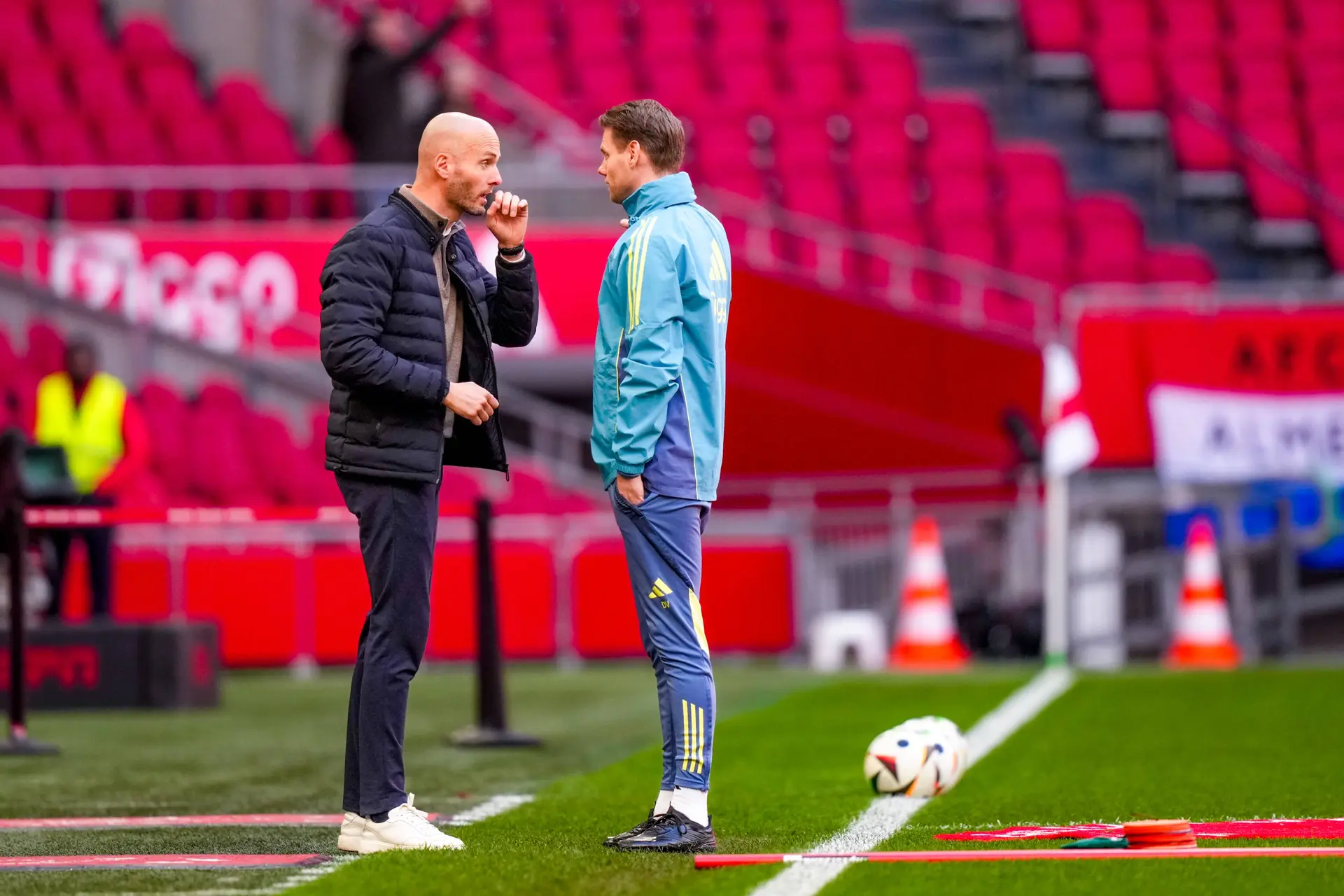 'Ajax legde al contact met Simonis voor ontslag bij Wolfsburg; Clement niet op de lijst bij Ajax'