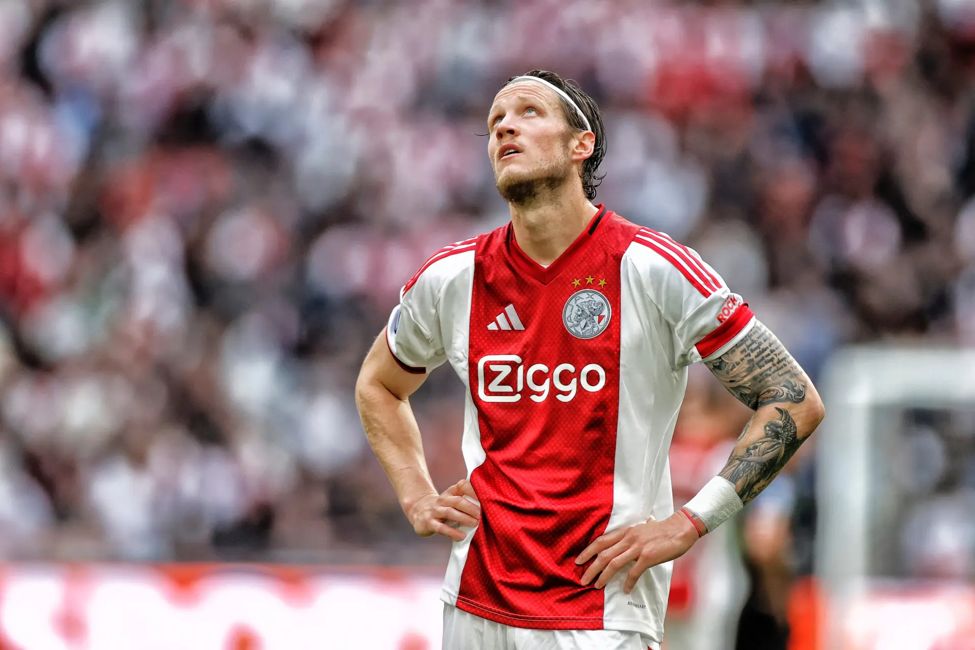 Weghorst emotioneel: 'Supertrots dat ik speler van Ajax ben, kijk nu al uit naar volgend jaar'