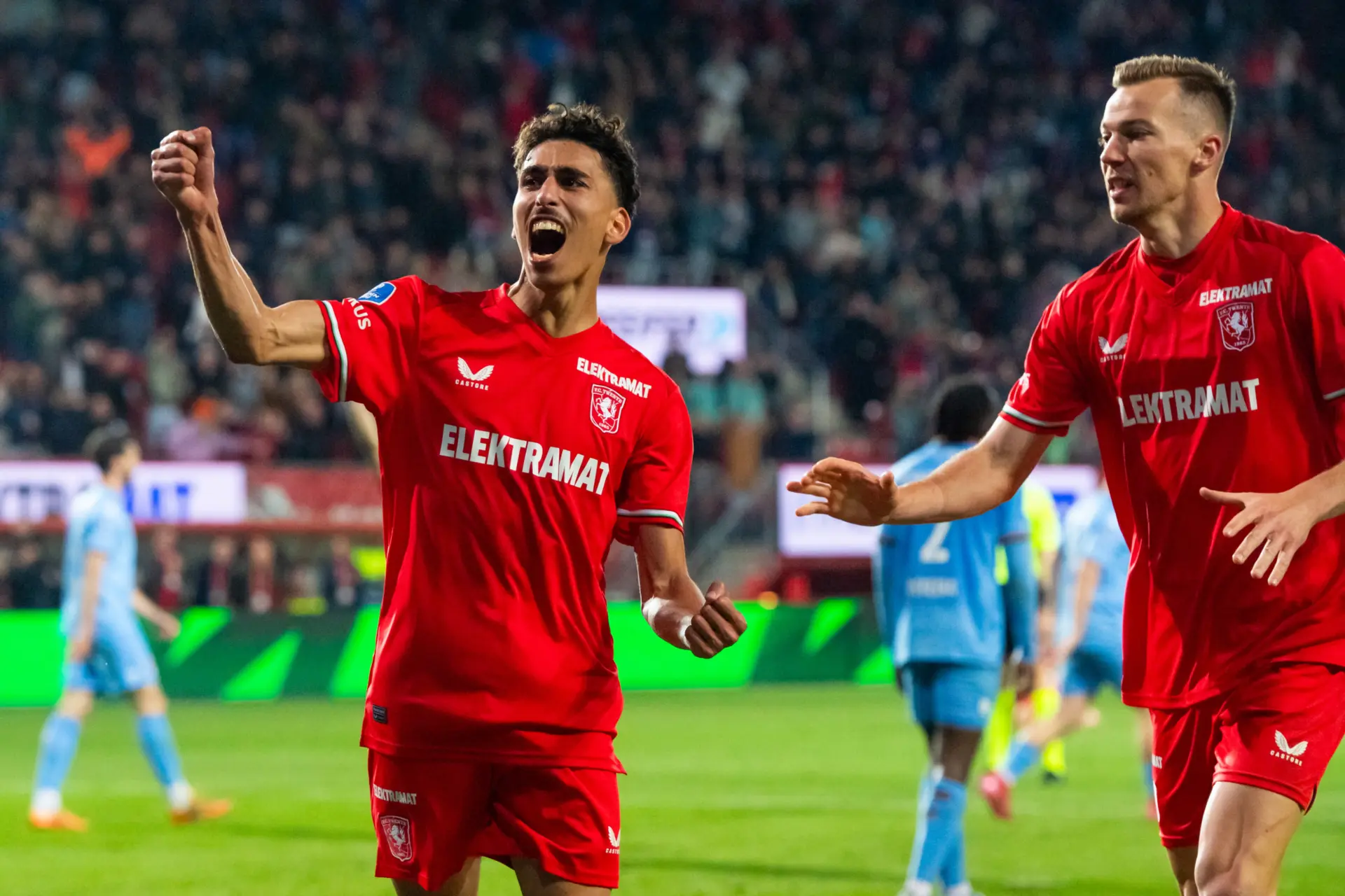 AZ en tiental FC Twente naar finale play-offs om Europees voetbal