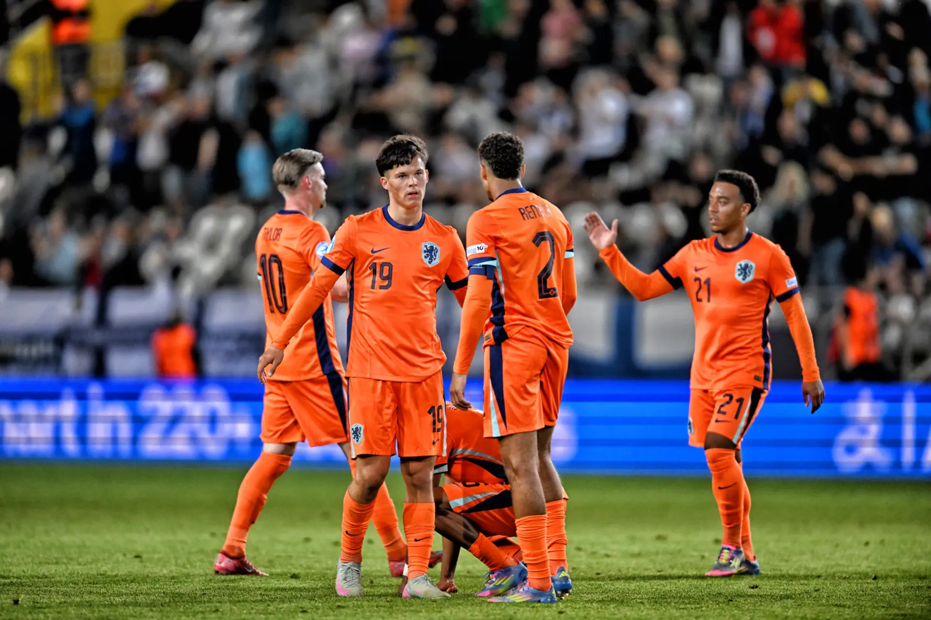 LIVE EK-21 | Ajacieden Jong Oranje clashen met teamgenoot Gaaei