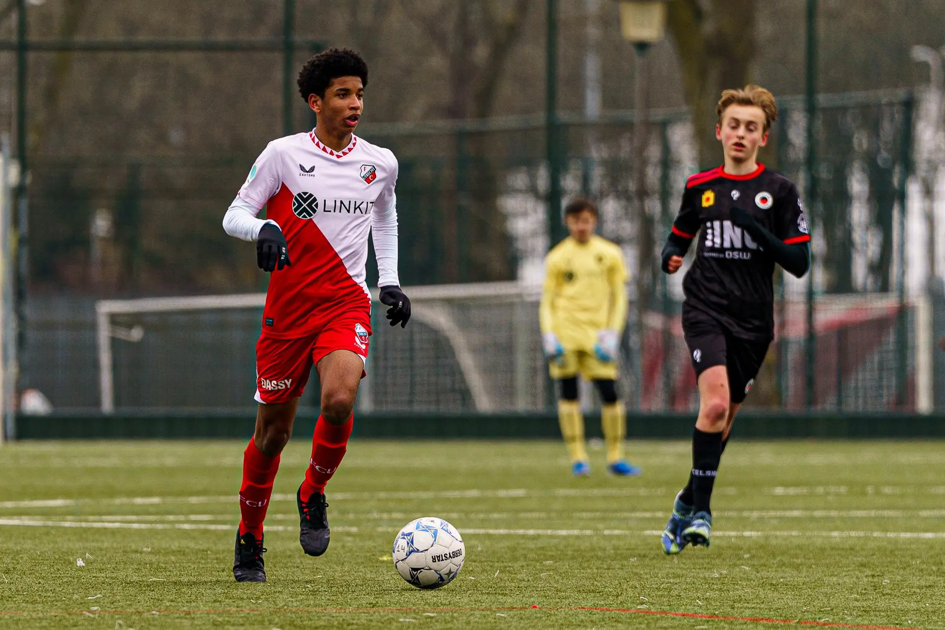 Van Gennip ruilt FC Utrecht in voor Ajax: ‘Niet bang zijn en laten zien waarom ik bij Ajax speel’