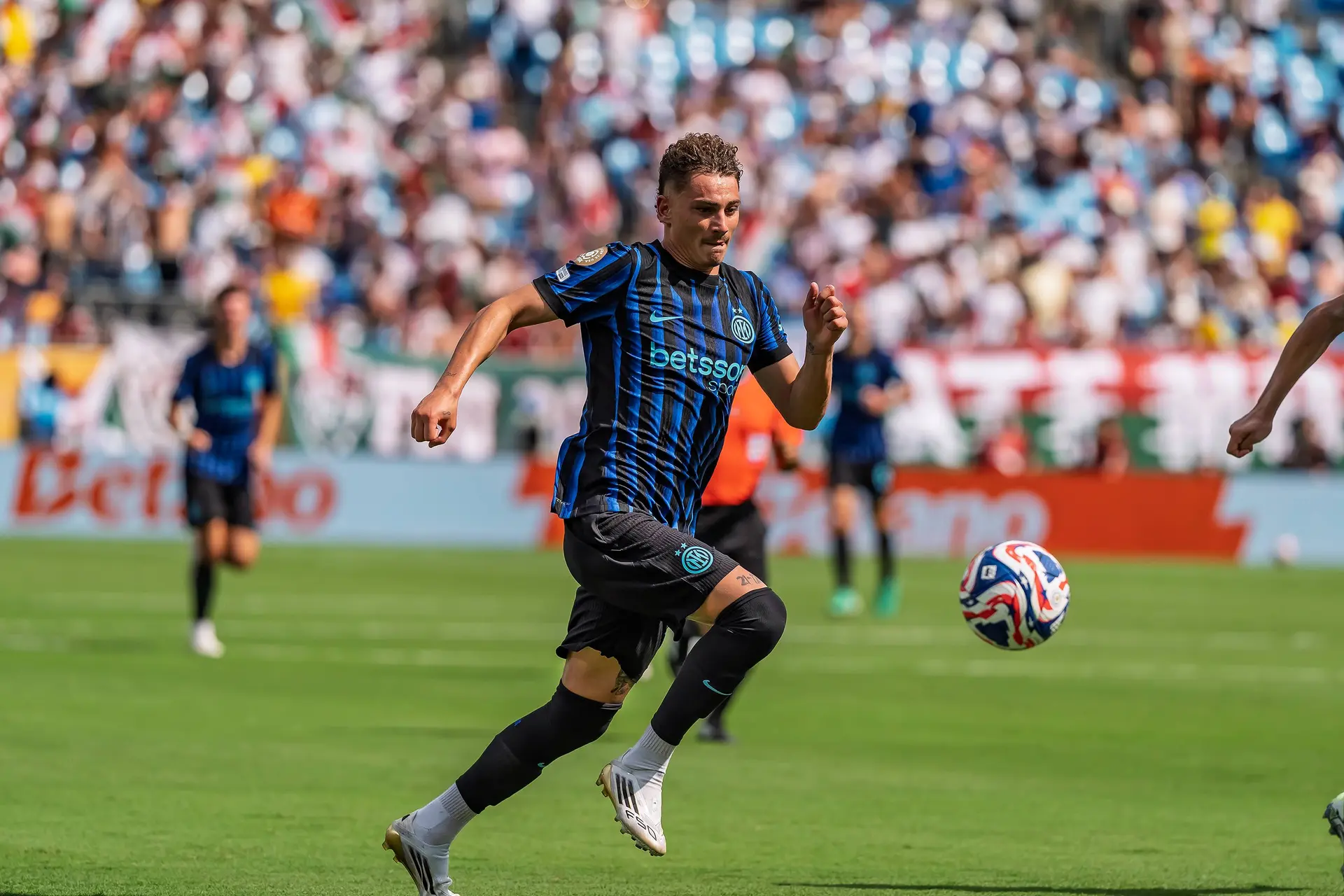 Geruchtenmolen: 'Ajax informeert naar Inter-spits Esposito'