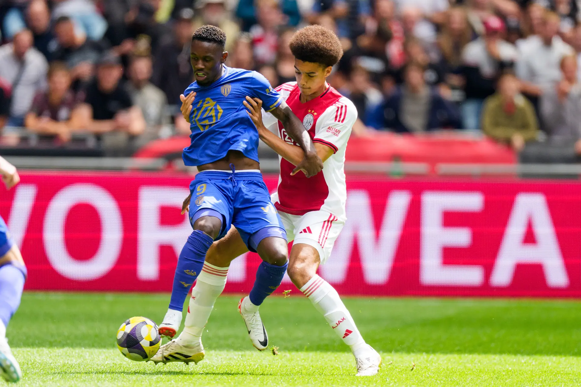 aaron-bouwman-ajax-monaco-25-26