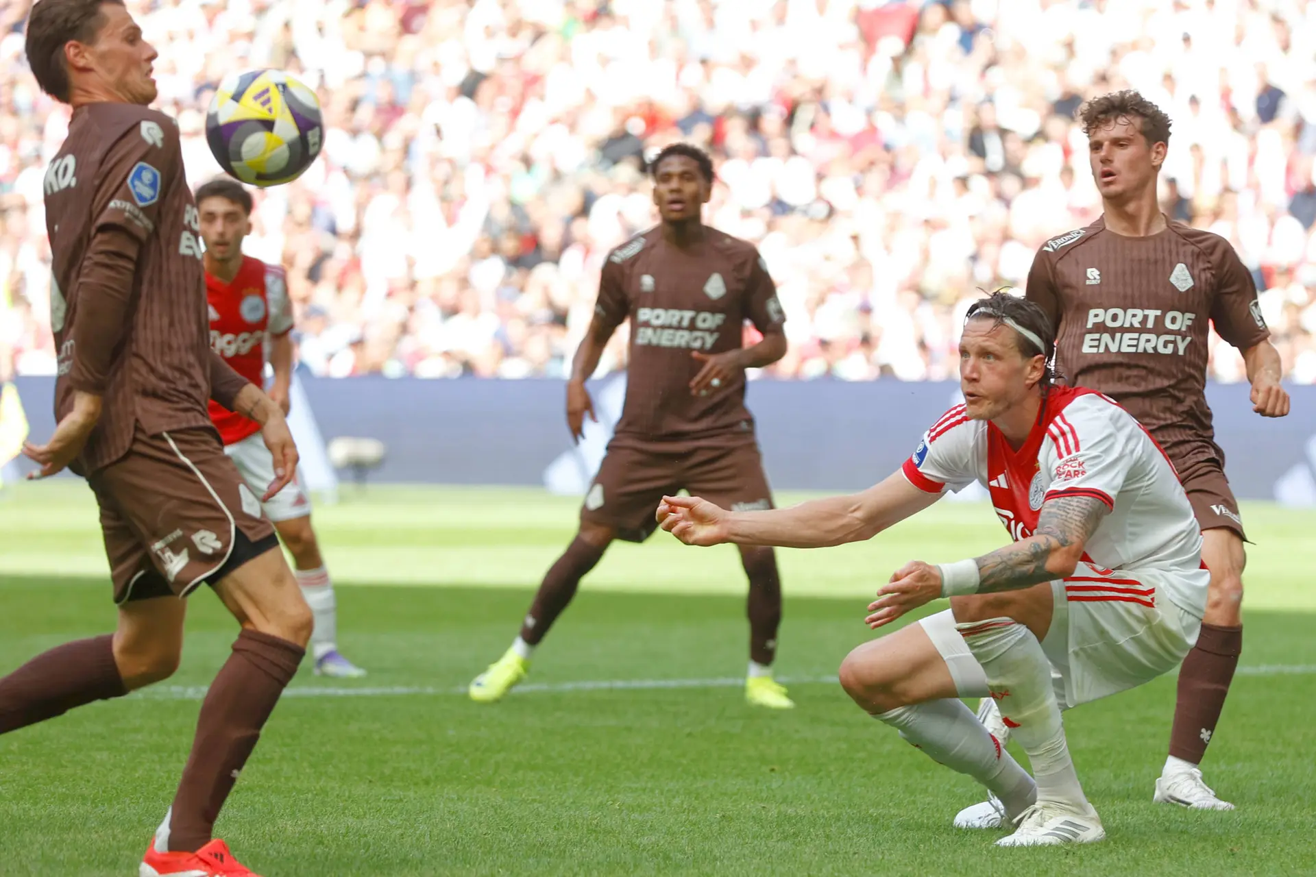 Zwart trekt pijnlijke conclusie: 'Daar tussenin zag ik geen groot verschil tussen Ajax en Telstar'
