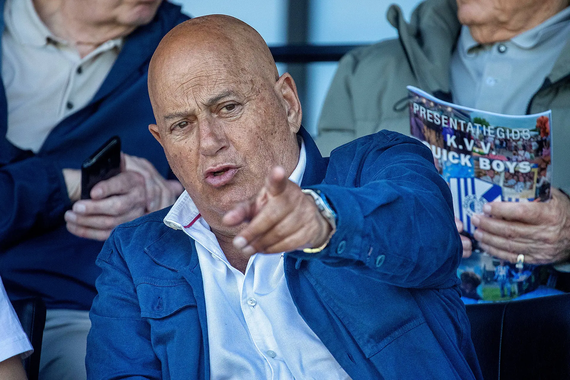 Van Gelder zag 'schandalig' Ajax zonder enige lijn in het spel: 'Dat was beangstigend'