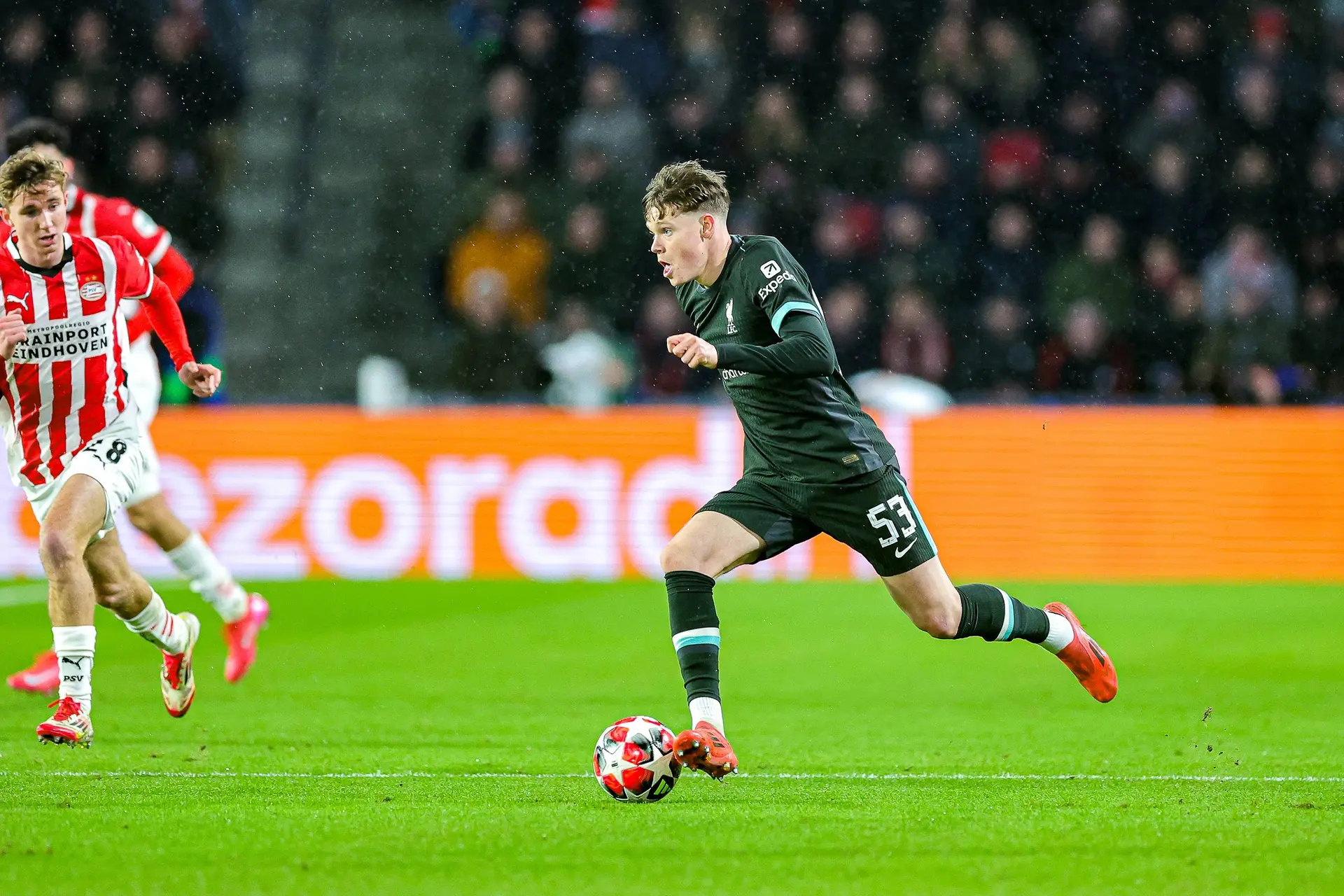 'Ajax vindt in Liverpool-talent McConnell tijdelijke versterking voor zespositie'