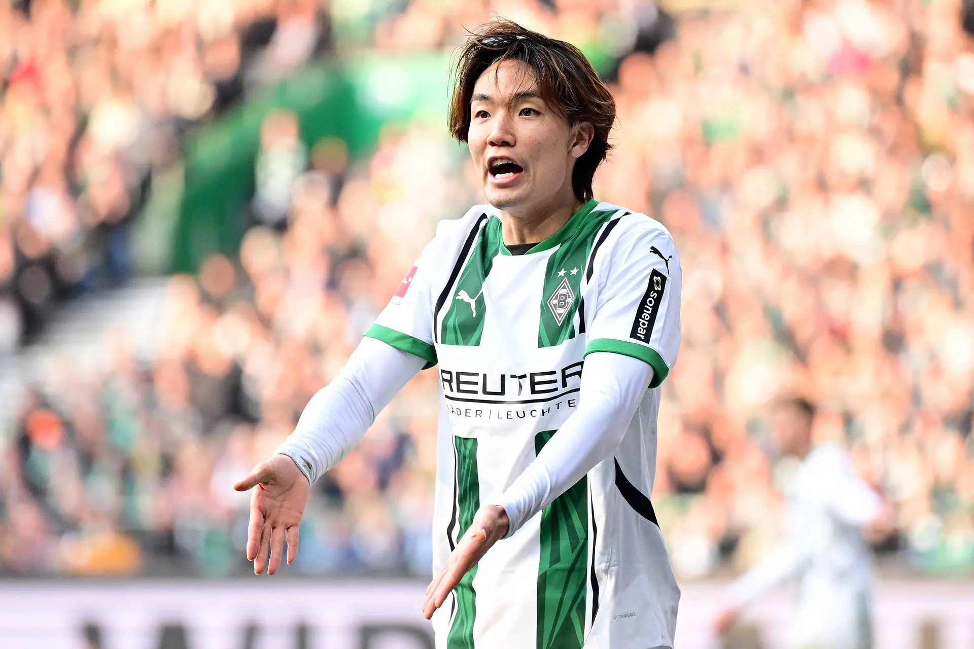 [Update] 'Borussia Mönchengladbach wil minstens tien miljoen euro plus bonussen voor Itakura'